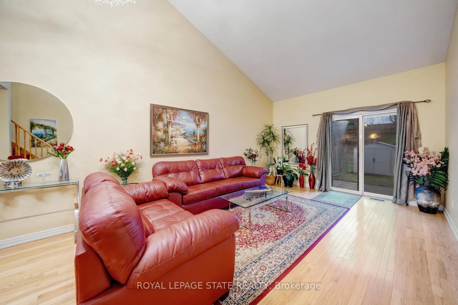 Photo 15 of 30 Conrad Place, Grimsby, Grimsby Beach — HOMEH
