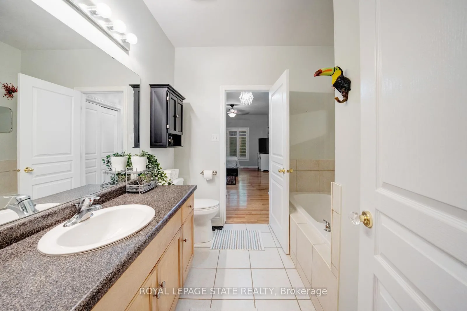 Photo 20 of 30 Conrad Place, Grimsby, Grimsby Beach — HOMEH