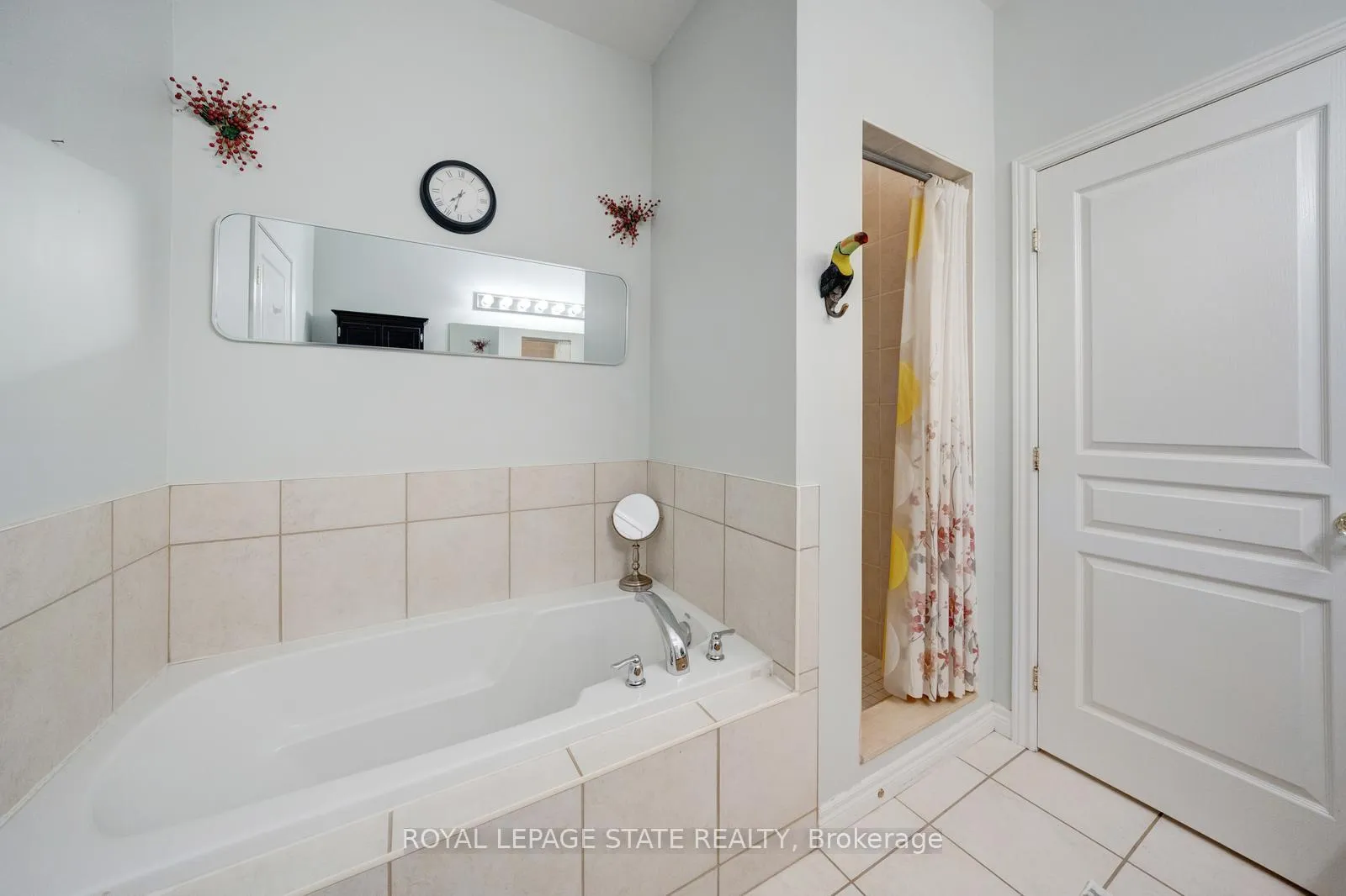 Photo 21 of 30 Conrad Place, Grimsby, Grimsby Beach — HOMEH