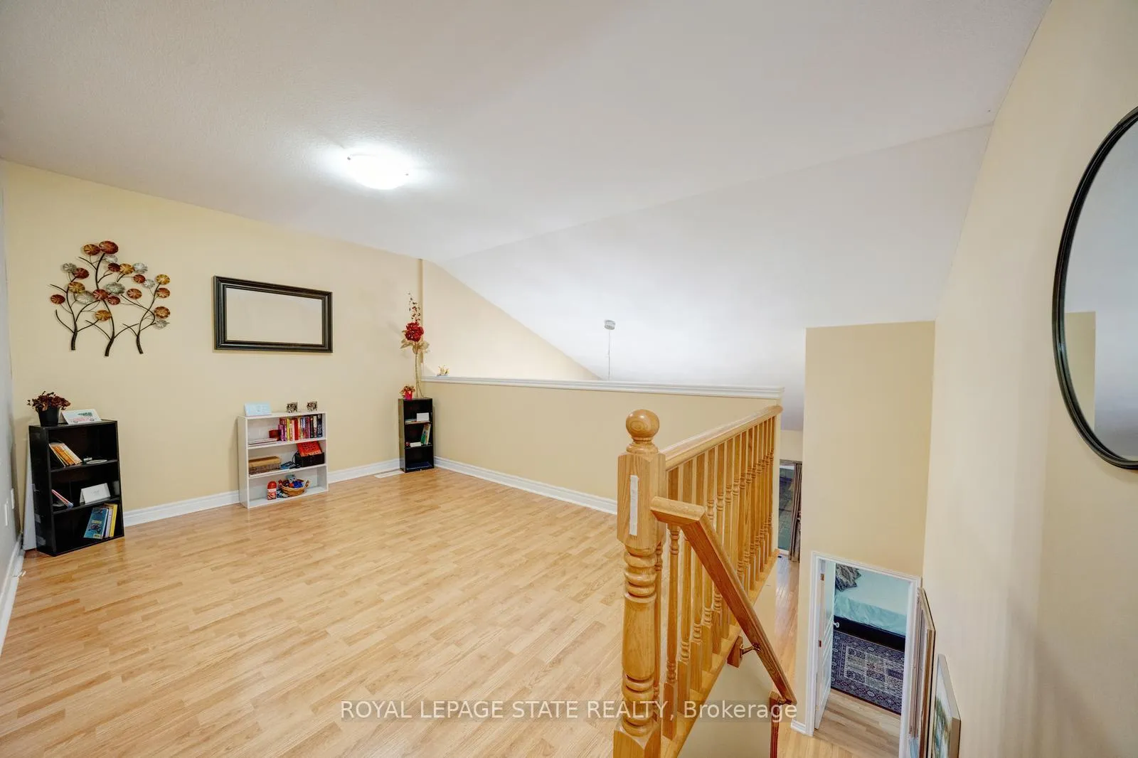 Photo 24 of 30 Conrad Place, Grimsby, Grimsby Beach — HOMEH