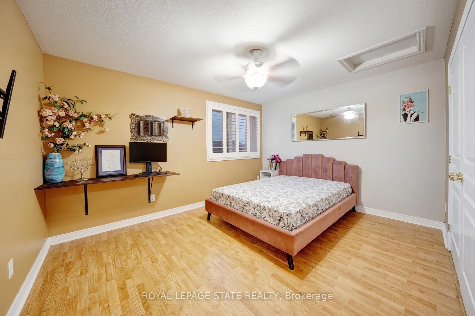 Photo 27 of 30 Conrad Place, Grimsby, Grimsby Beach — HOMEH