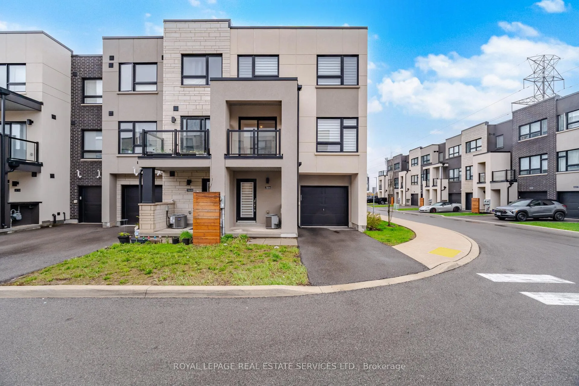 Photo 3 of 3166 Lotus Common, Burlington, Alton — HOMEH