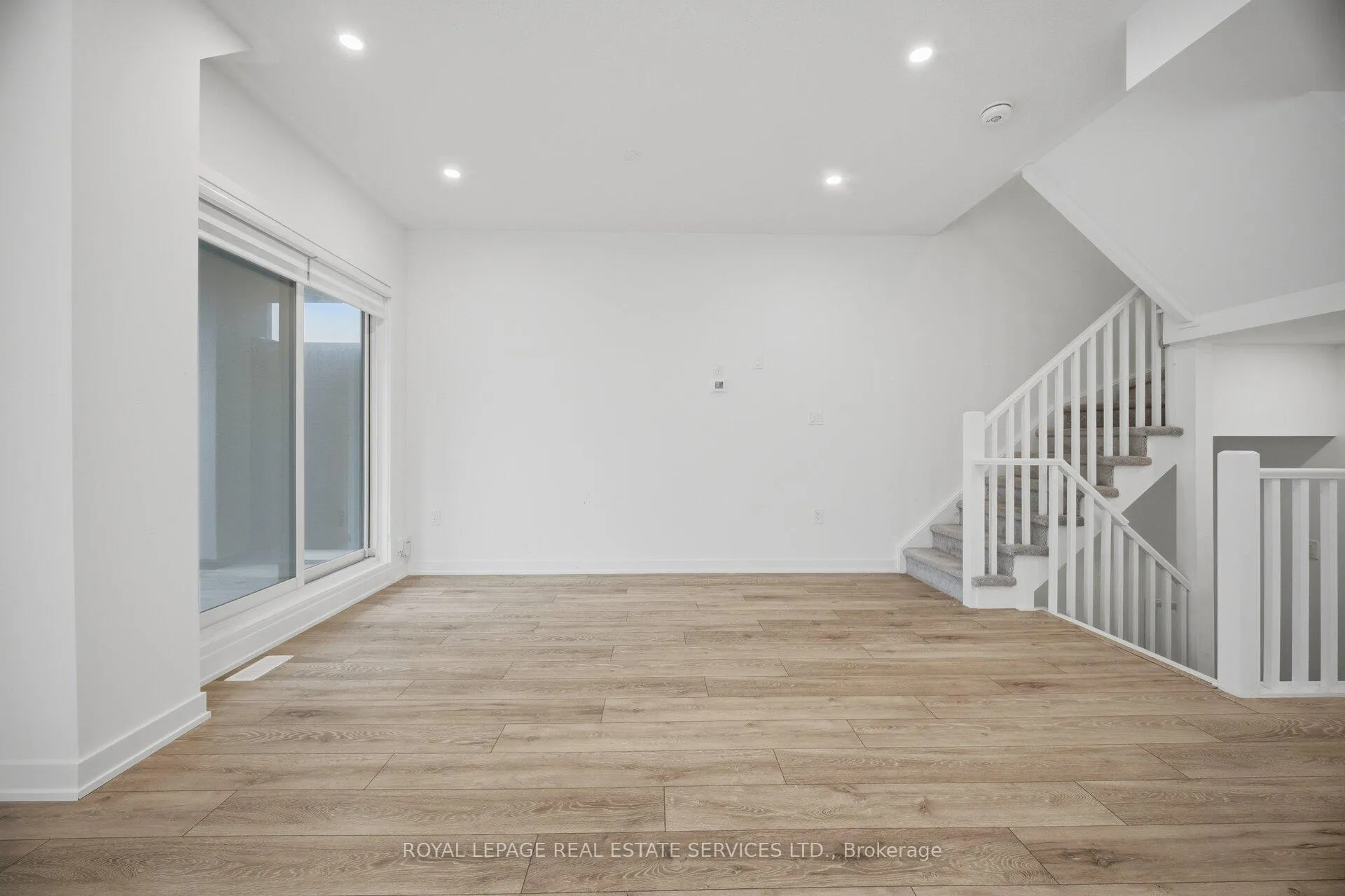 Photo 10 of 3166 Lotus Common, Burlington, Alton — HOMEH