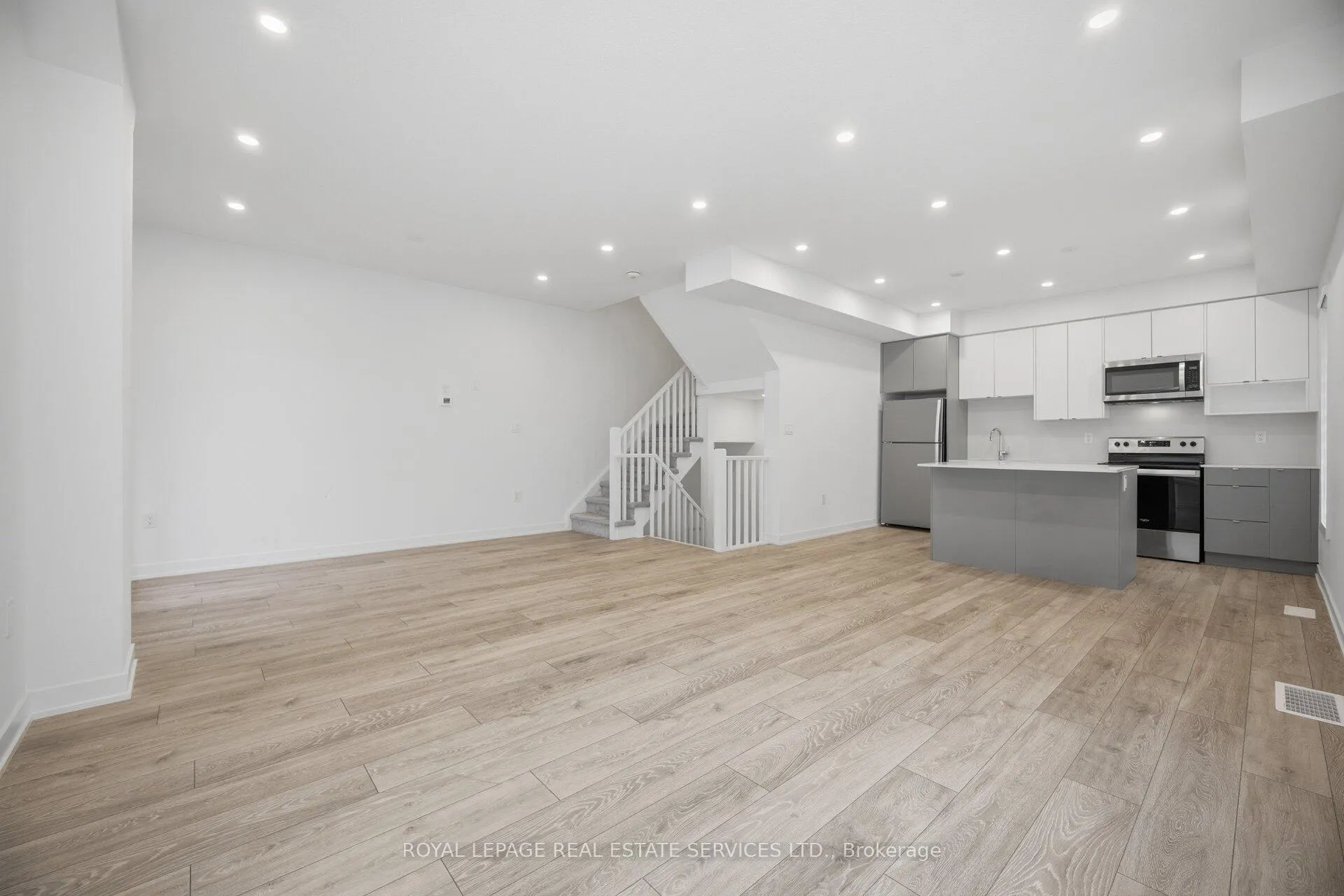 Photo 13 of 3166 Lotus Common, Burlington, Alton — HOMEH