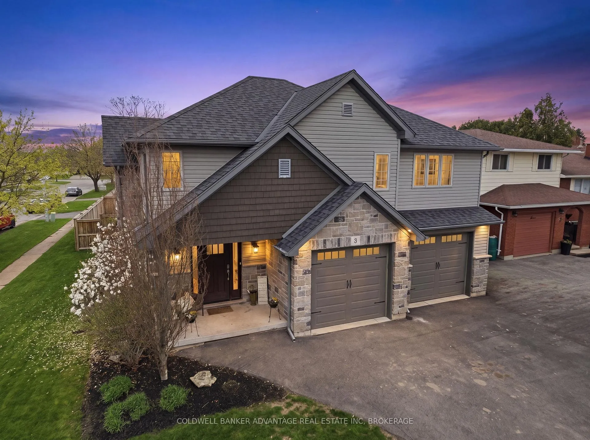 Photo 1 of 3 Ascot Court, Welland, N. Welland — HOMEH