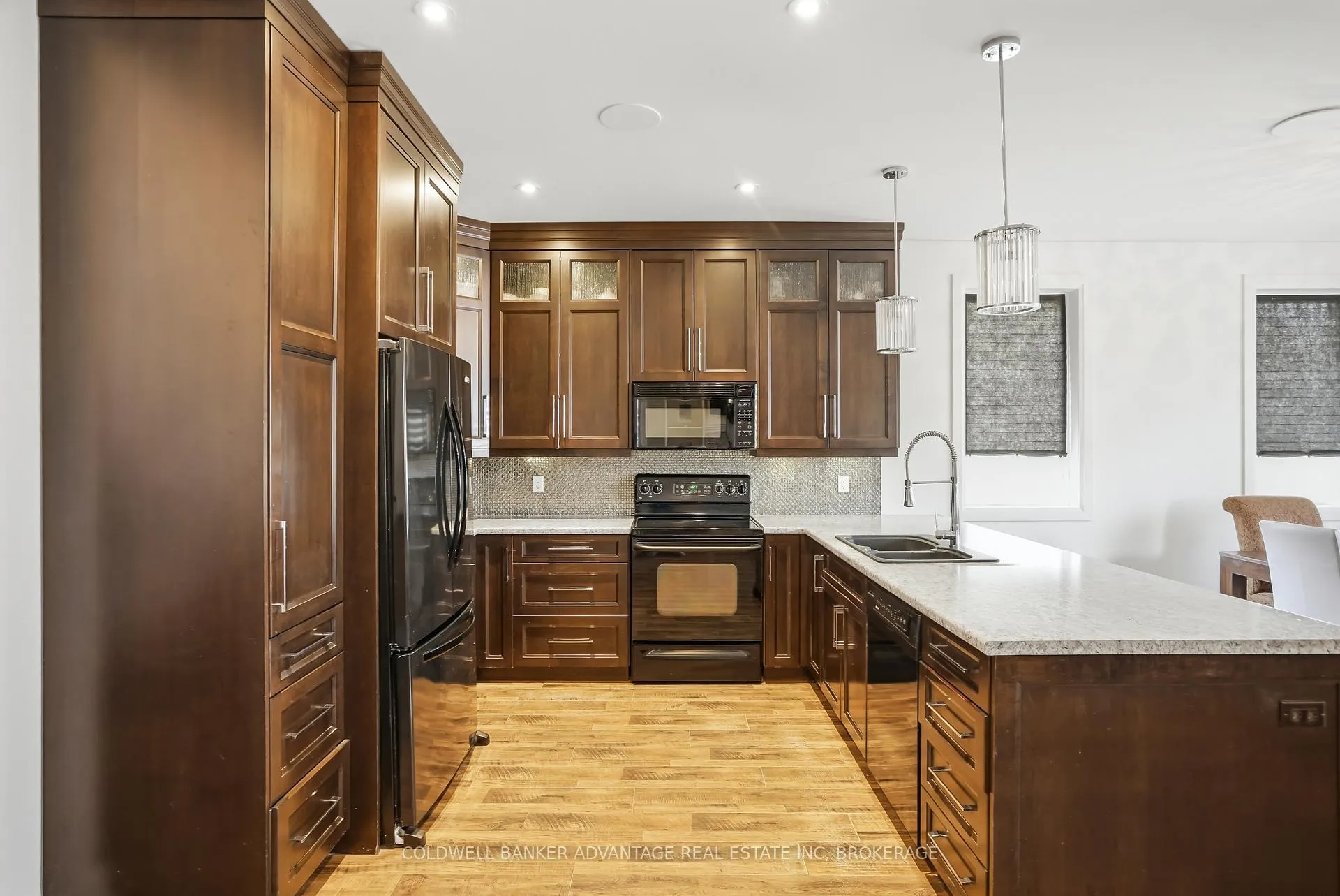 Photo 9 of 3 Ascot Court, Welland, N. Welland — HOMEH