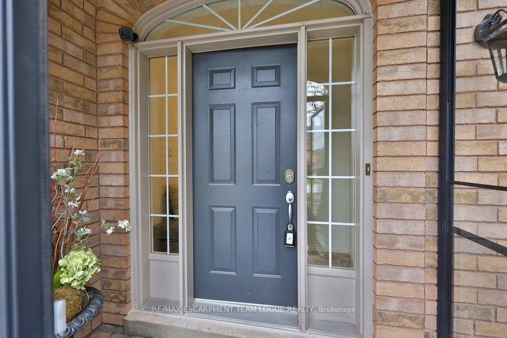 Photo 2 of 2226 Arbourview Drive, Oakville, Westmount — HOMEH