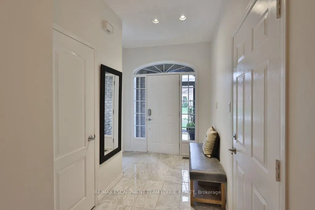 Photo 4 of 2226 Arbourview Drive, Oakville, Westmount — HOMEH