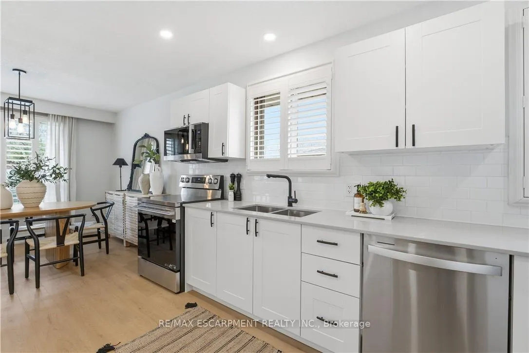Photo 15 of 11 Marcella Crescent, Hamilton, Gershome — HOMEH