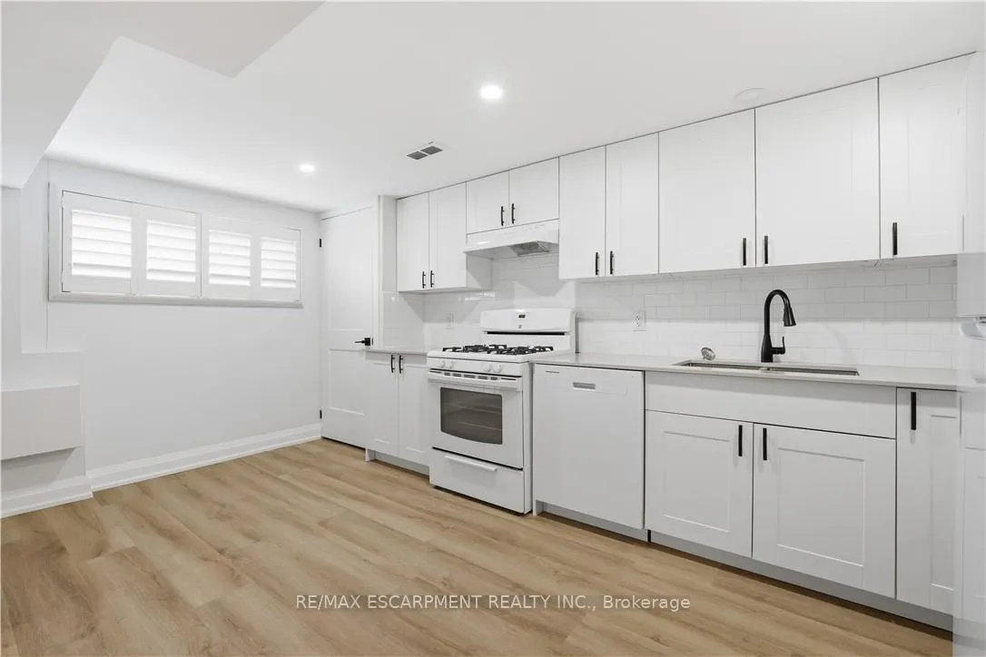 Photo 33 of 11 Marcella Crescent, Hamilton, Gershome — HOMEH