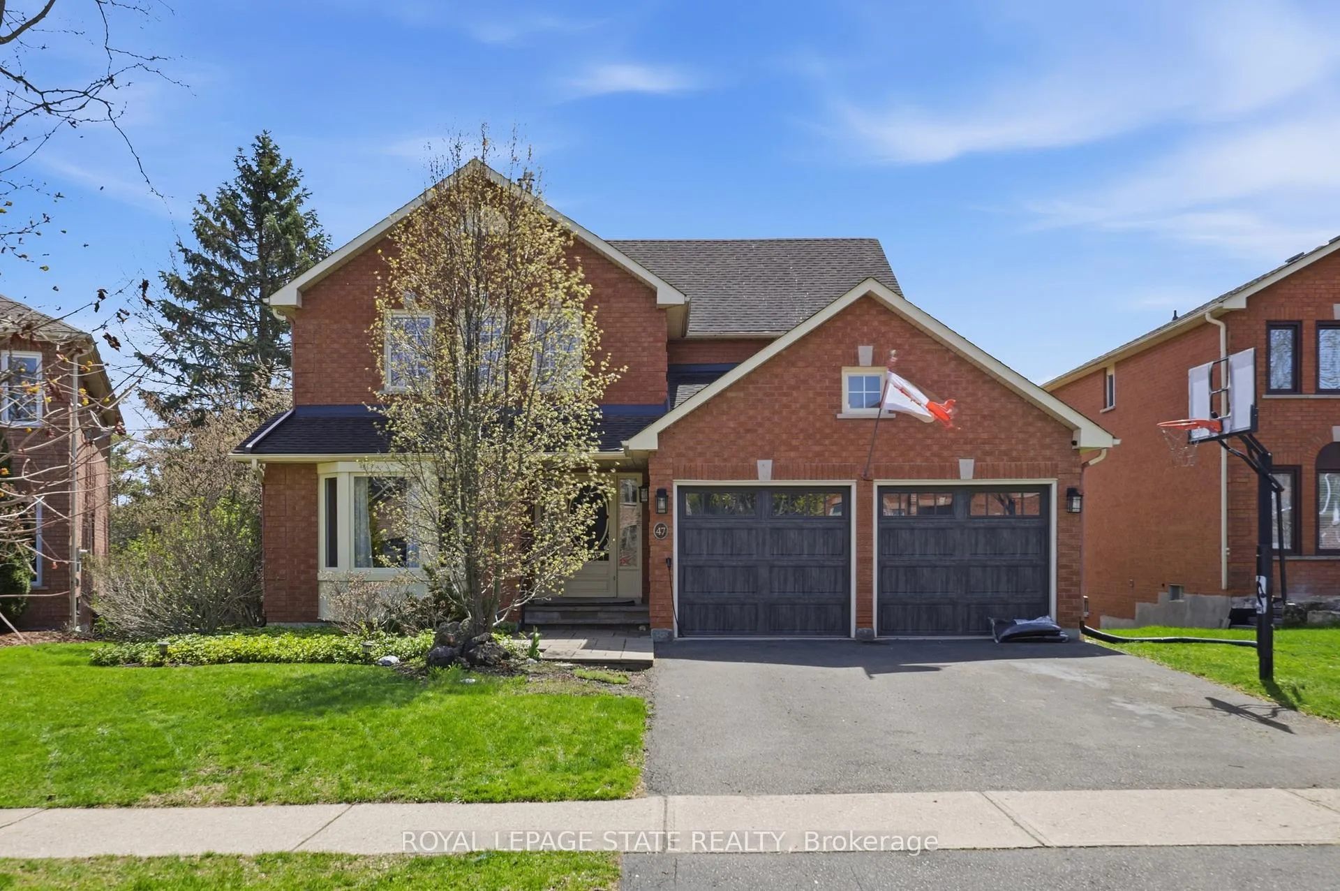 Photo 1 of 47 Macdougall Drive, Hamilton, Dundas — HOMEH