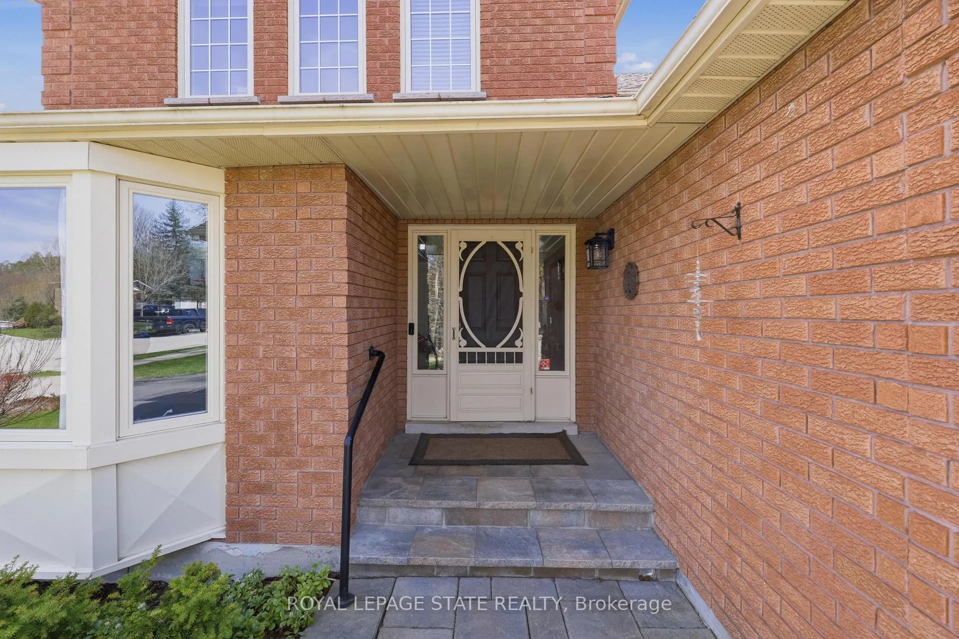 Photo 5 of 47 Macdougall Drive, Hamilton, Dundas — HOMEH