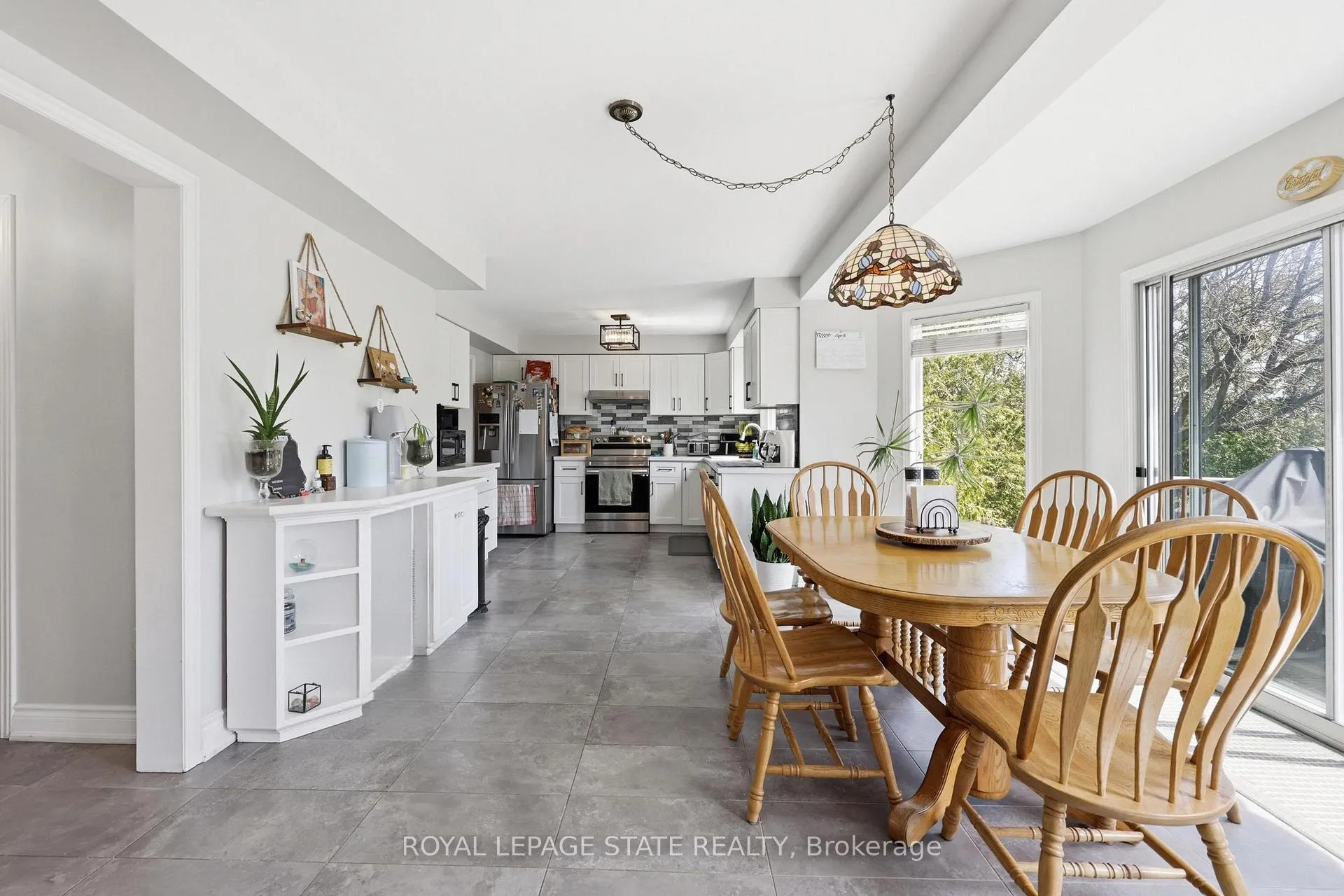 Photo 10 of 47 Macdougall Drive, Hamilton, Dundas — HOMEH