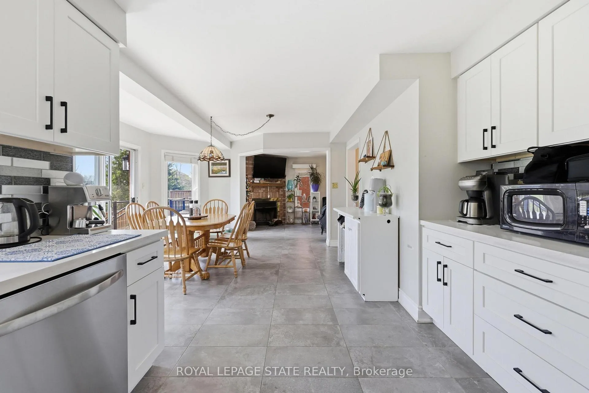 Photo 12 of 47 Macdougall Drive, Hamilton, Dundas — HOMEH