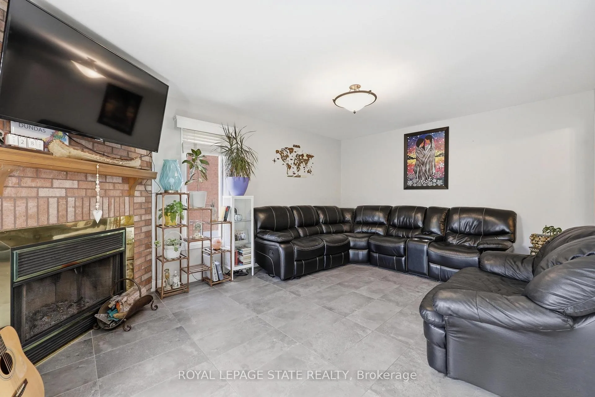 Photo 15 of 47 Macdougall Drive, Hamilton, Dundas — HOMEH