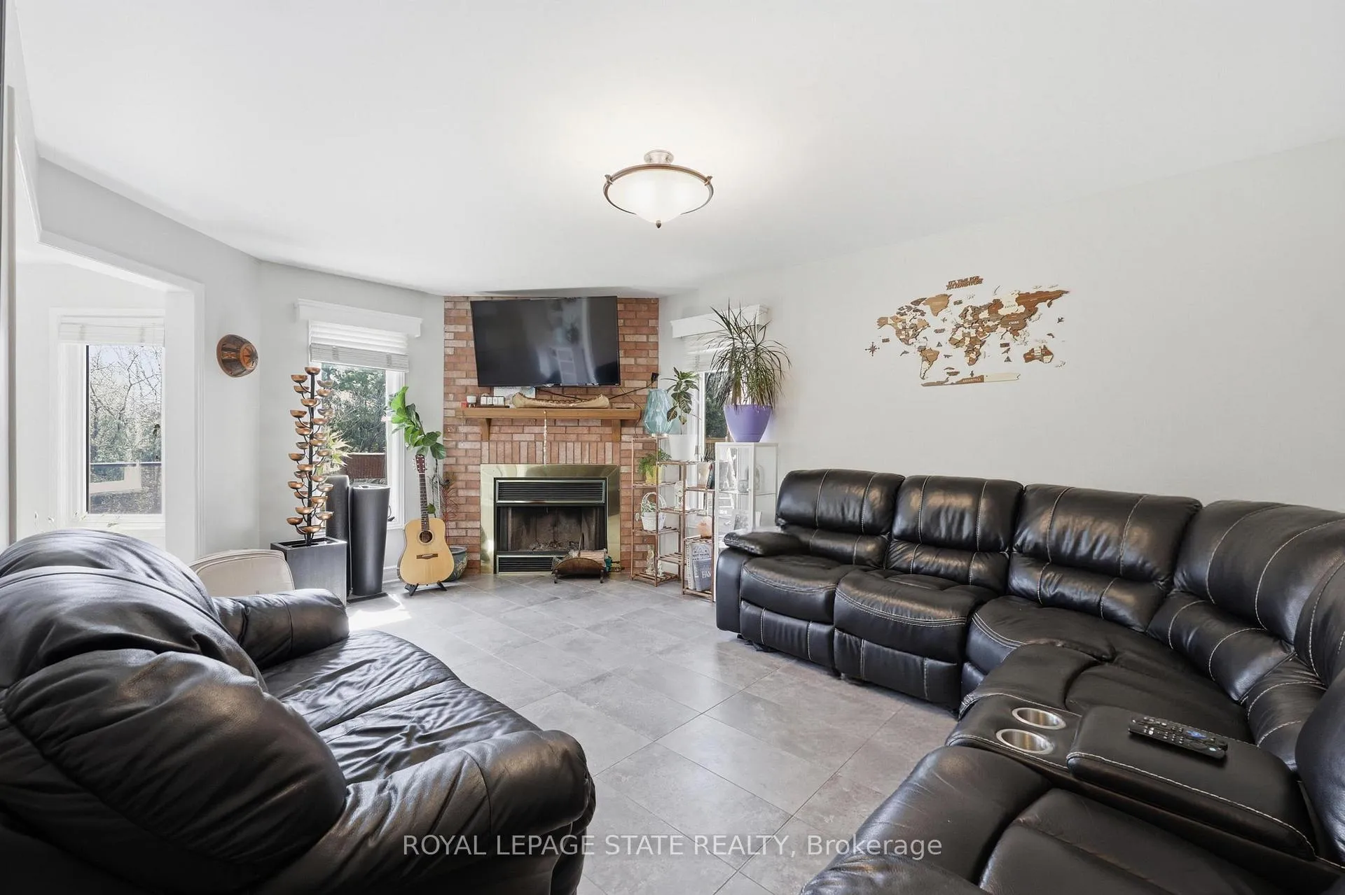 Photo 16 of 47 Macdougall Drive, Hamilton, Dundas — HOMEH