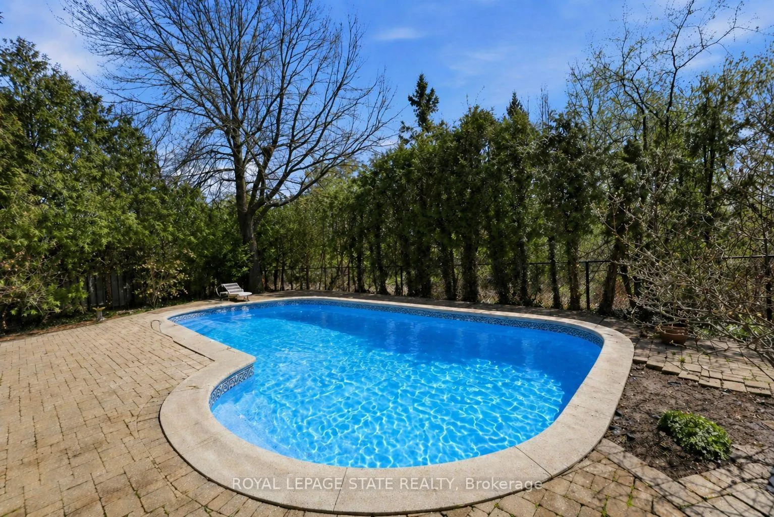 Photo 32 of 47 Macdougall Drive, Hamilton, Dundas — HOMEH
