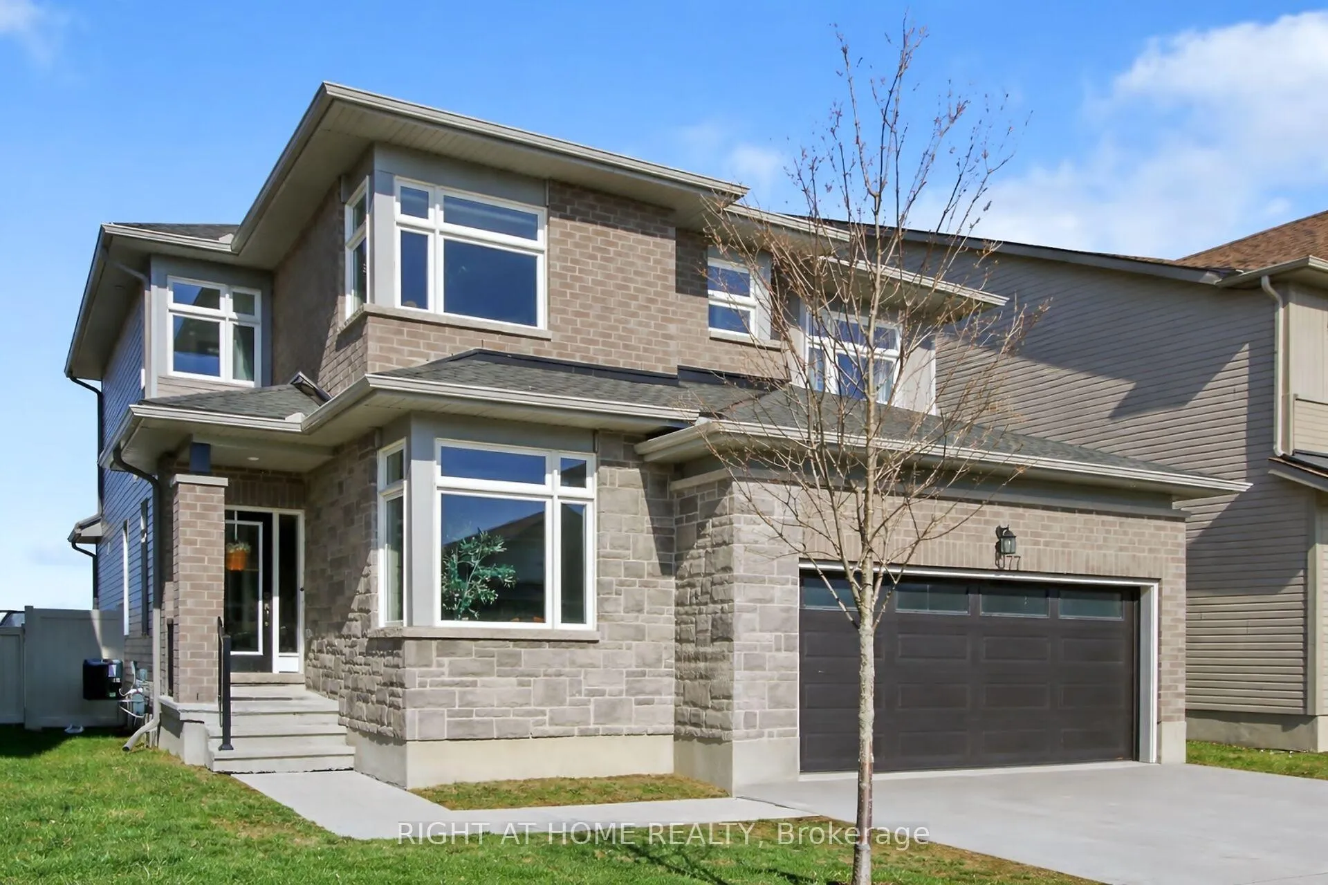 Photo 1 of 77 Dunlop Road, Carleton Place — HOMEH