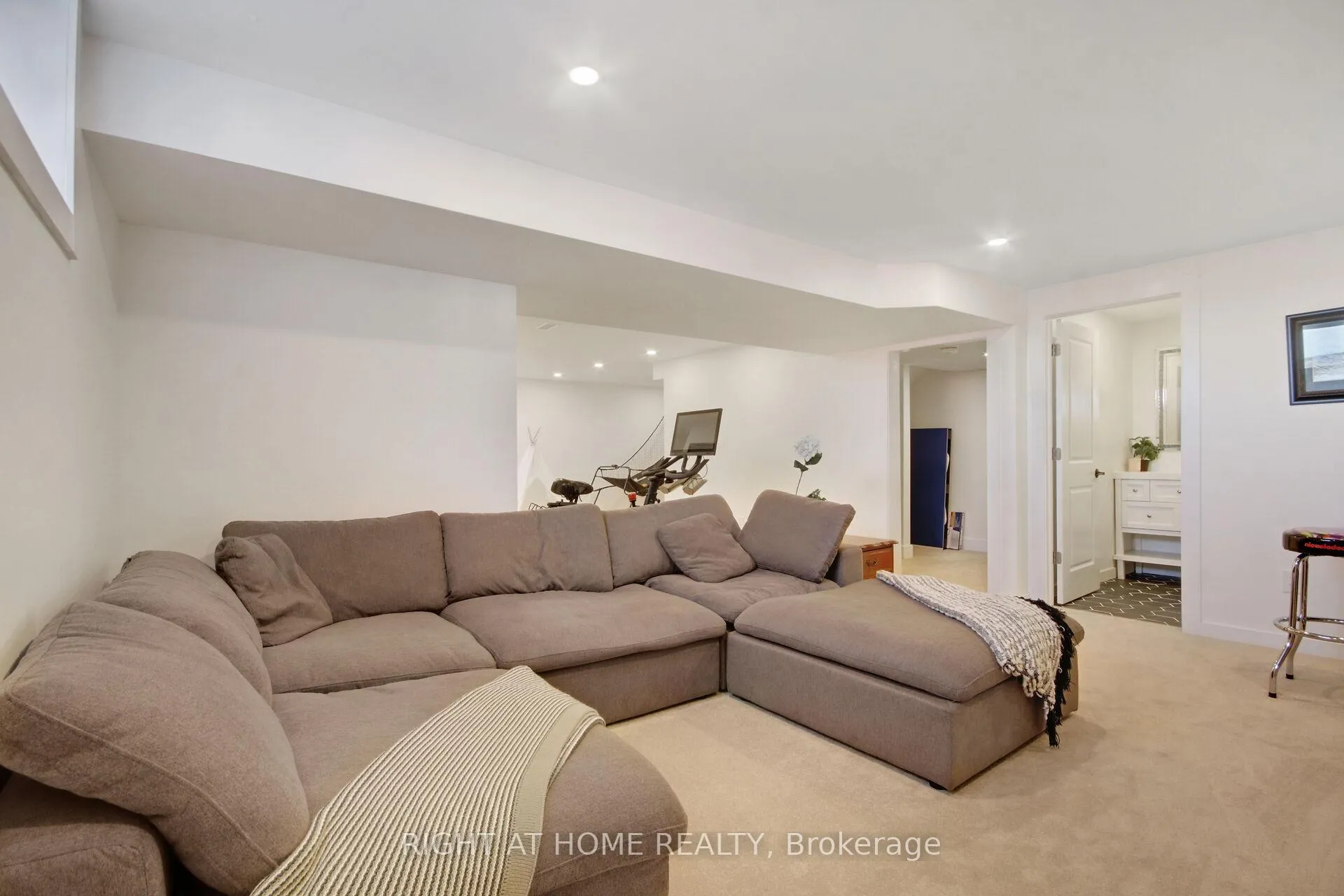Photo 35 of 77 Dunlop Road, Carleton Place — HOMEH