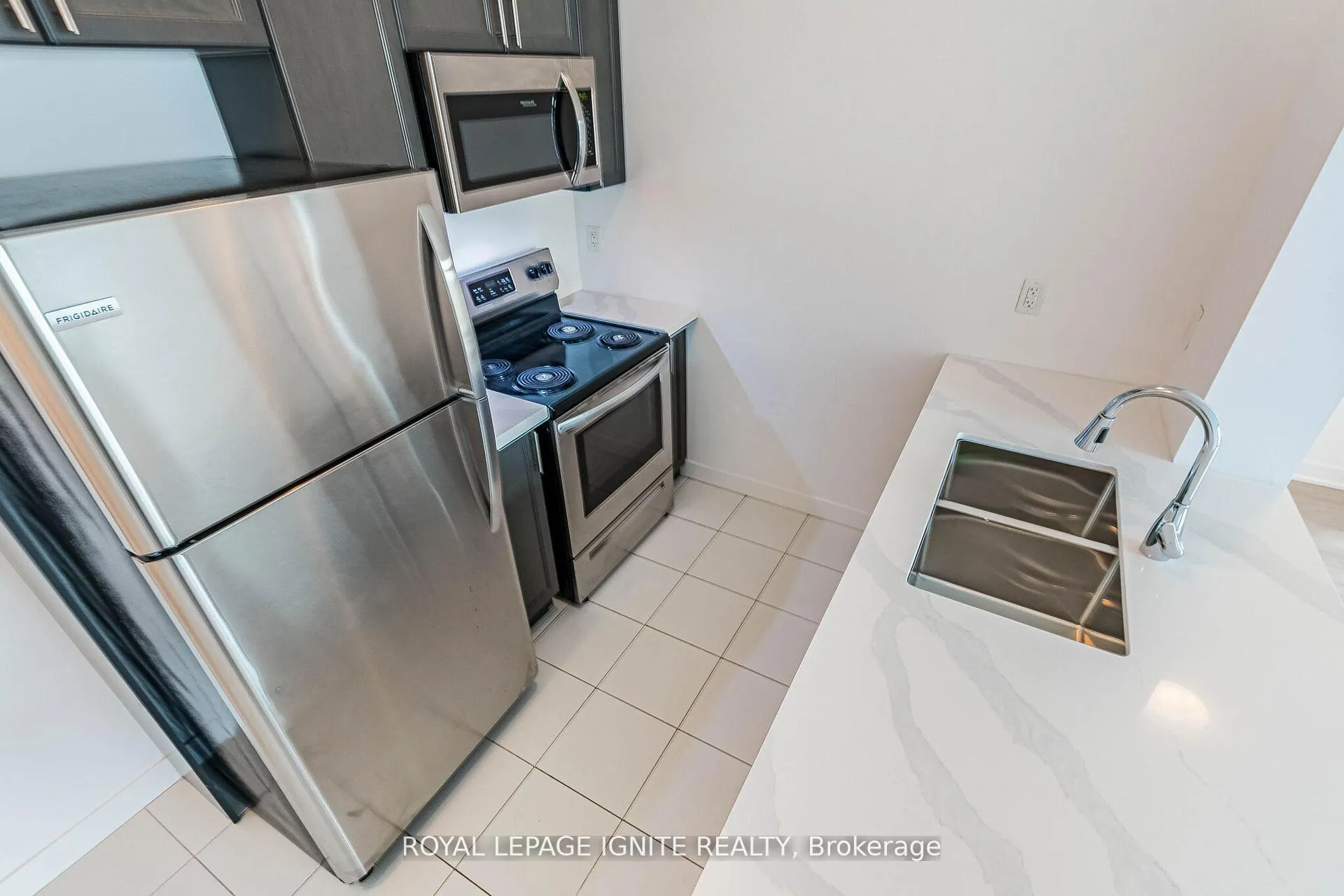 Photo 18 of Unit 614, 101 Shoreview Place, Hamilton, Lakeshore — HOMEH