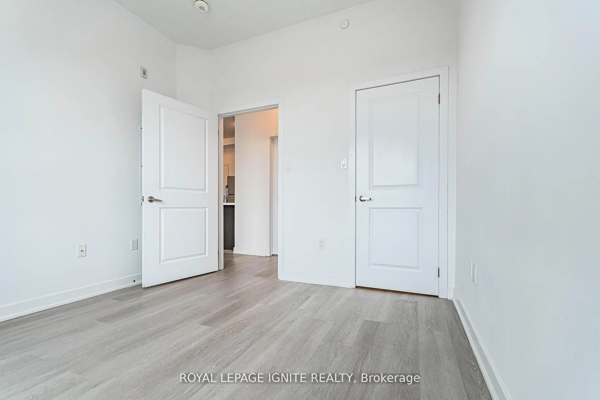 Photo 32 of Unit 614, 101 Shoreview Place, Hamilton, Lakeshore — HOMEH