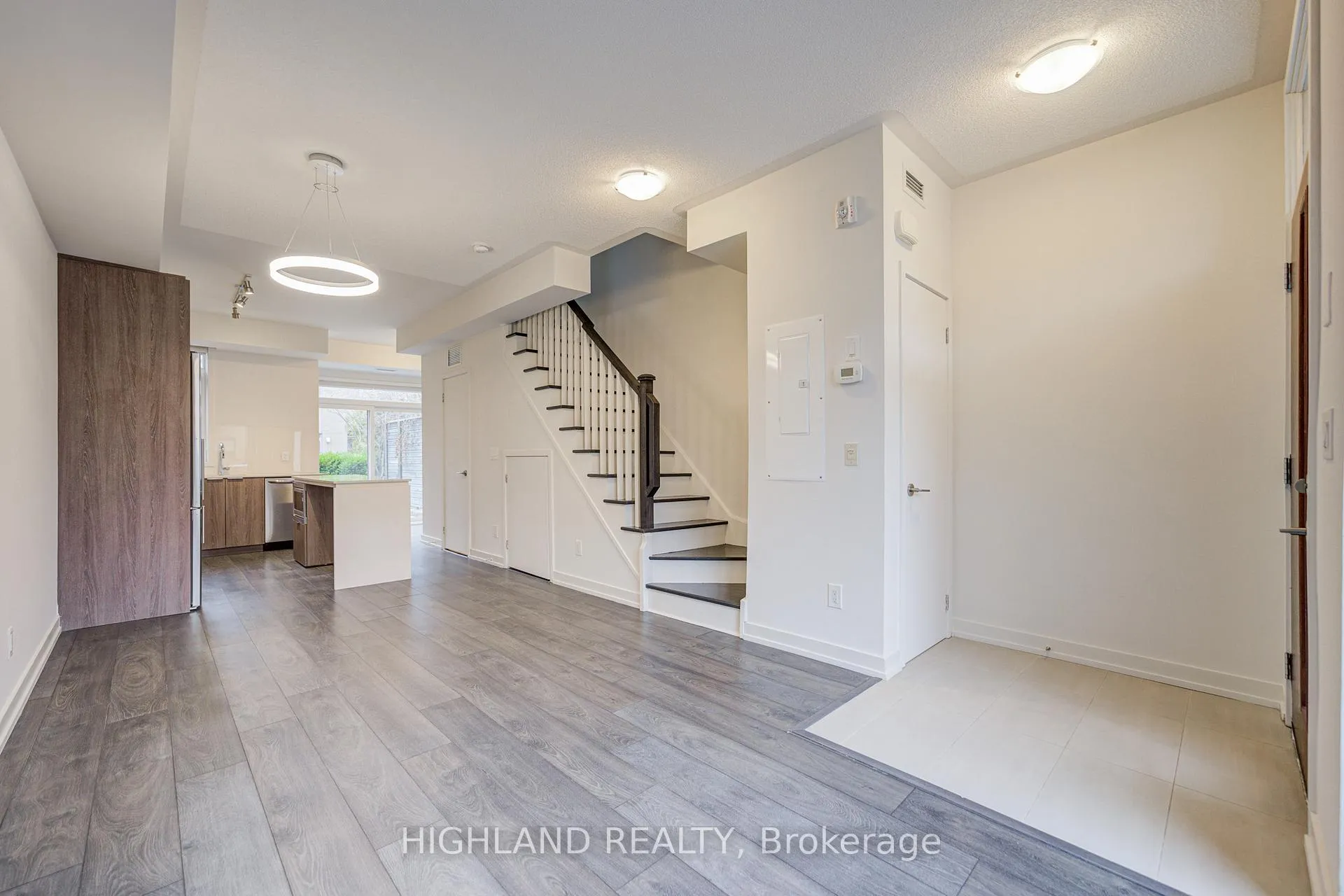 Photo 4 of 62 St David Street, Toronto, Regent Park — HOMEH