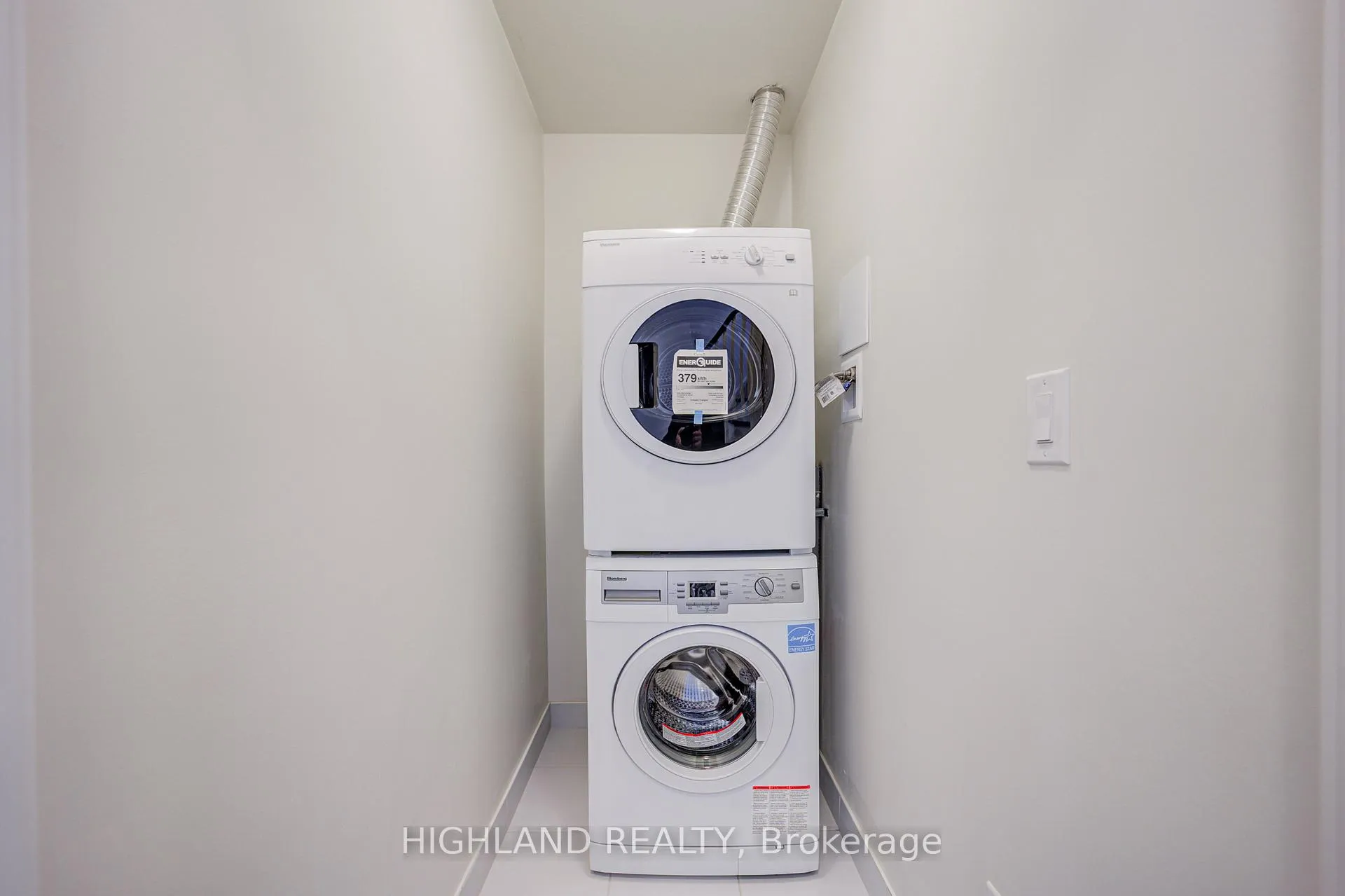 Photo 16 of 62 St David Street, Toronto, Regent Park — HOMEH