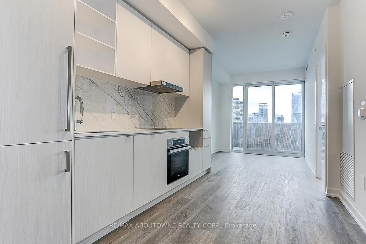 Photo 6 of Unit 5515, 55 Cooper Street, Toronto, Waterfront Communities — HOMEH