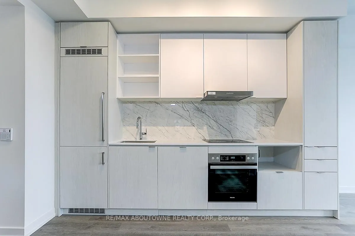 Photo 8 of Unit 5515, 55 Cooper Street, Toronto, Waterfront Communities — HOMEH