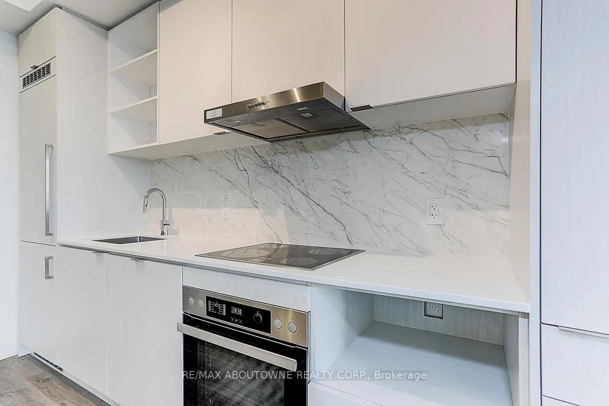 Photo 10 of Unit 5515, 55 Cooper Street, Toronto, Waterfront Communities — HOMEH