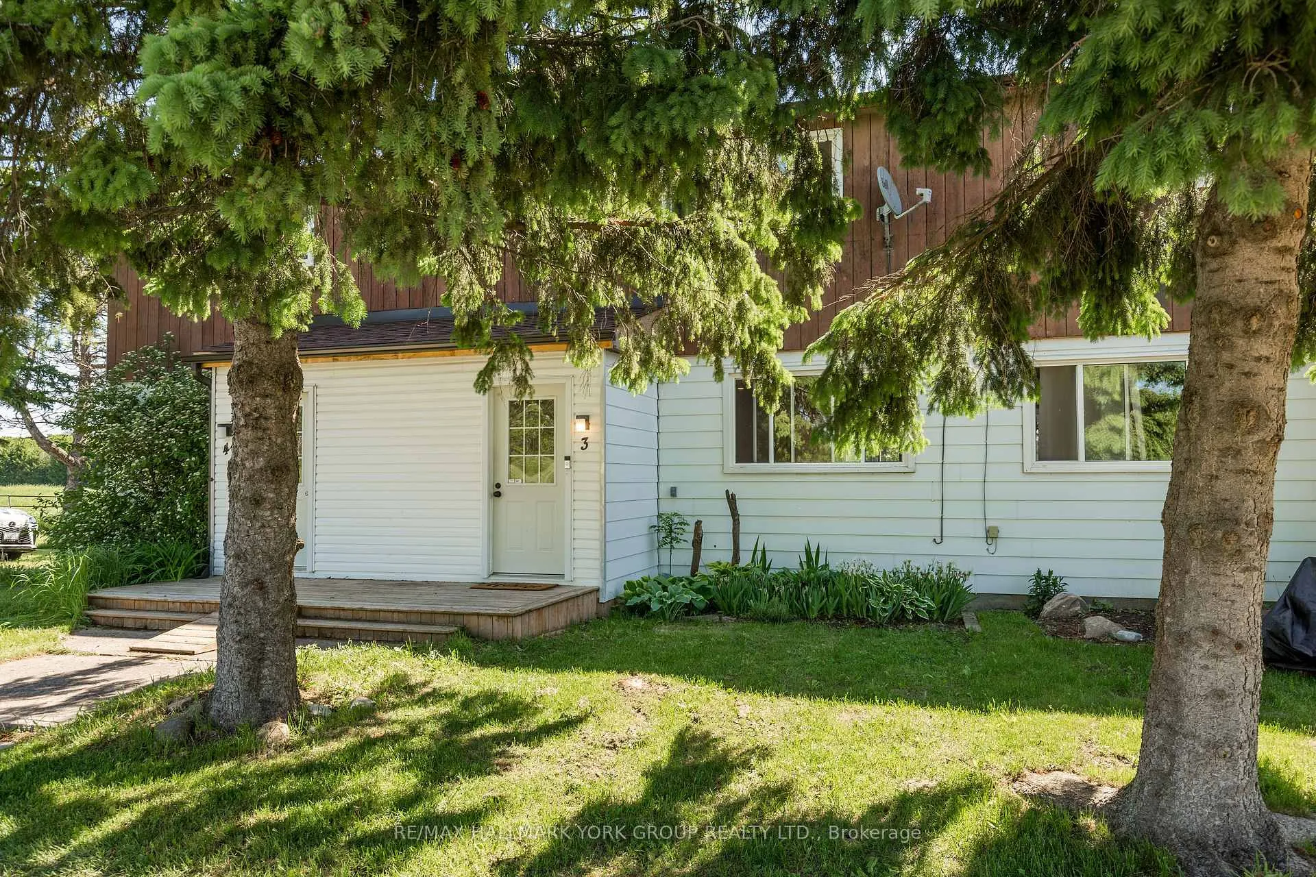 Photo 2 of Unit 3, 3170 15th Side Road, King, Rural King — HOMEH