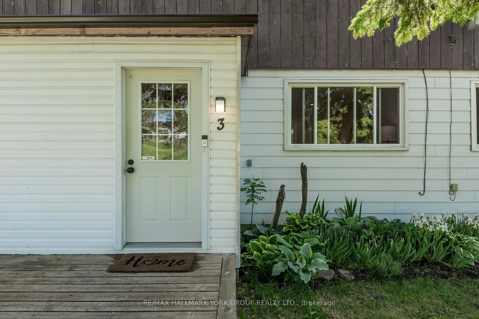 Photo 5 of Unit 3, 3170 15th Side Road, King, Rural King — HOMEH