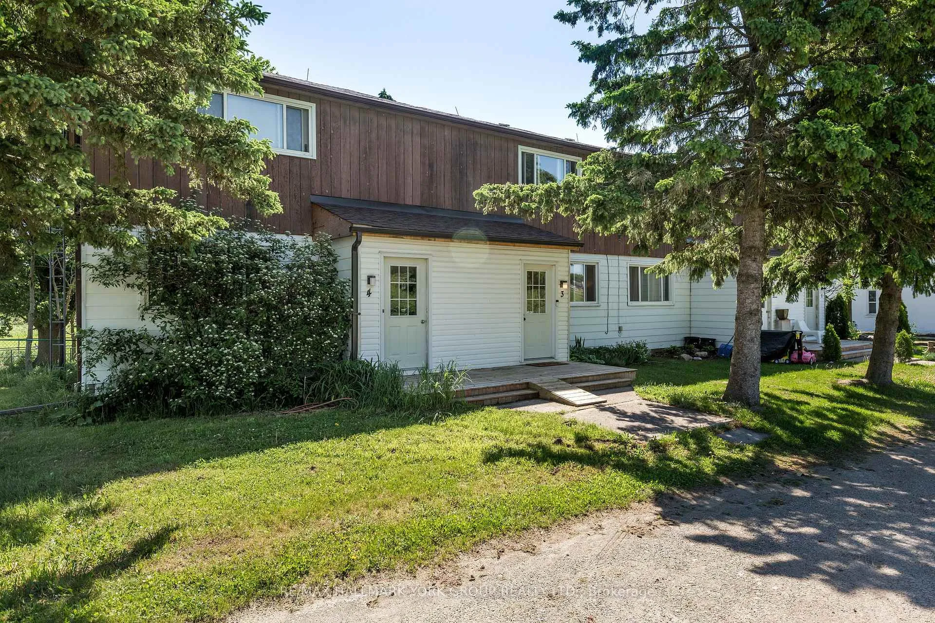 Photo 6 of Unit 3, 3170 15th Side Road, King, Rural King — HOMEH