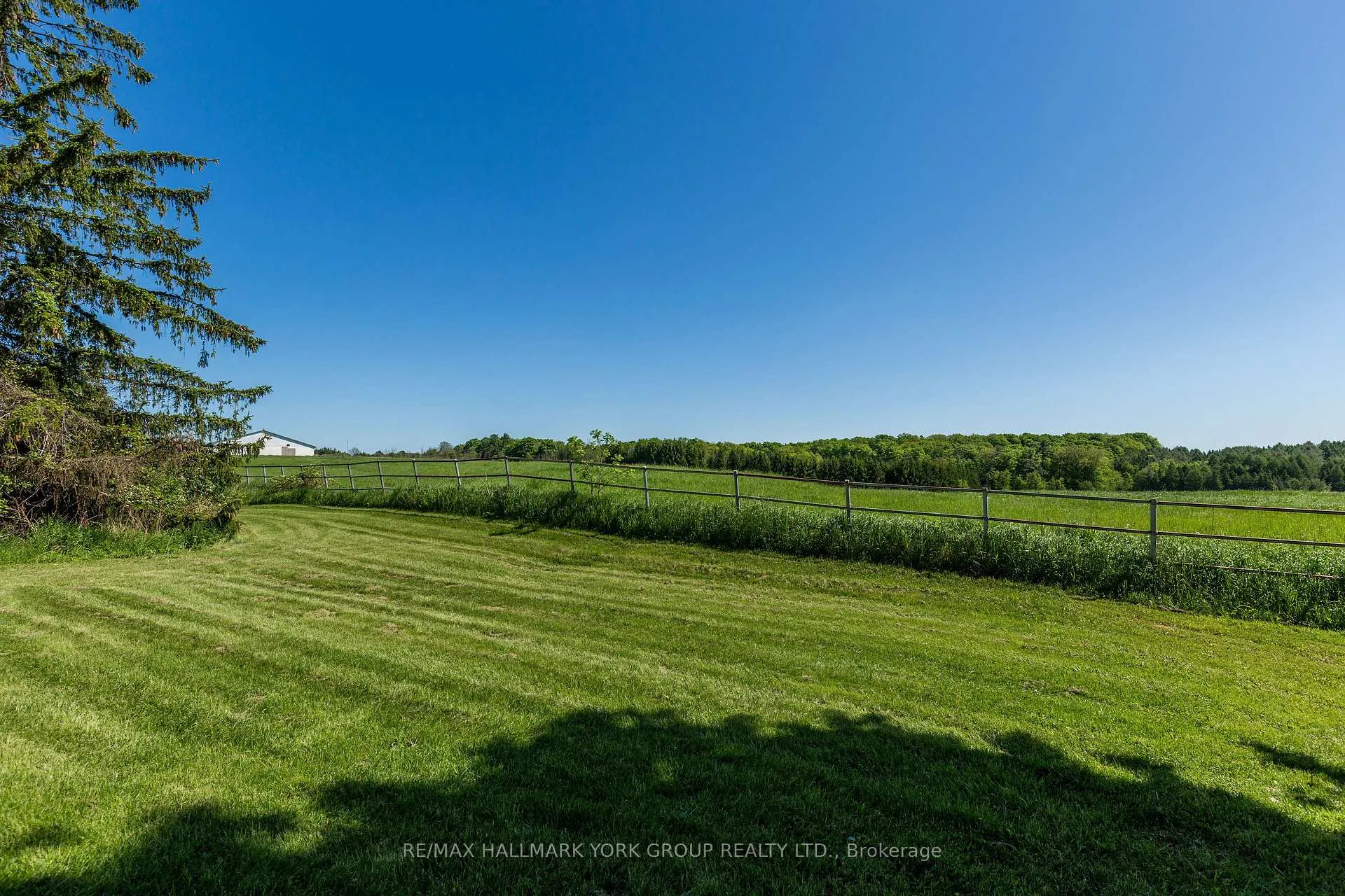 Photo 31 of Unit 3, 3170 15th Side Road, King, Rural King — HOMEH