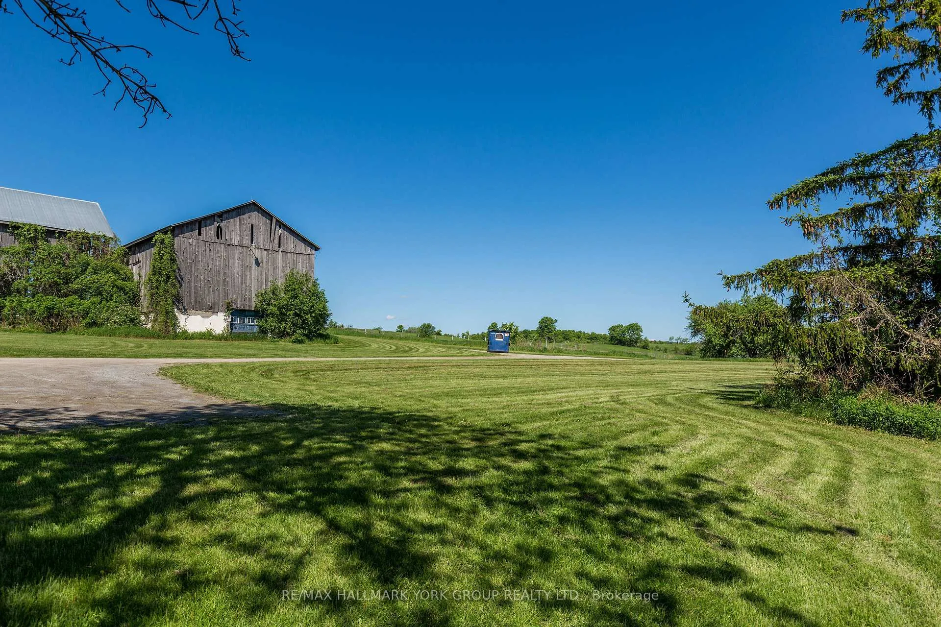 Photo 34 of Unit 3, 3170 15th Side Road, King, Rural King — HOMEH