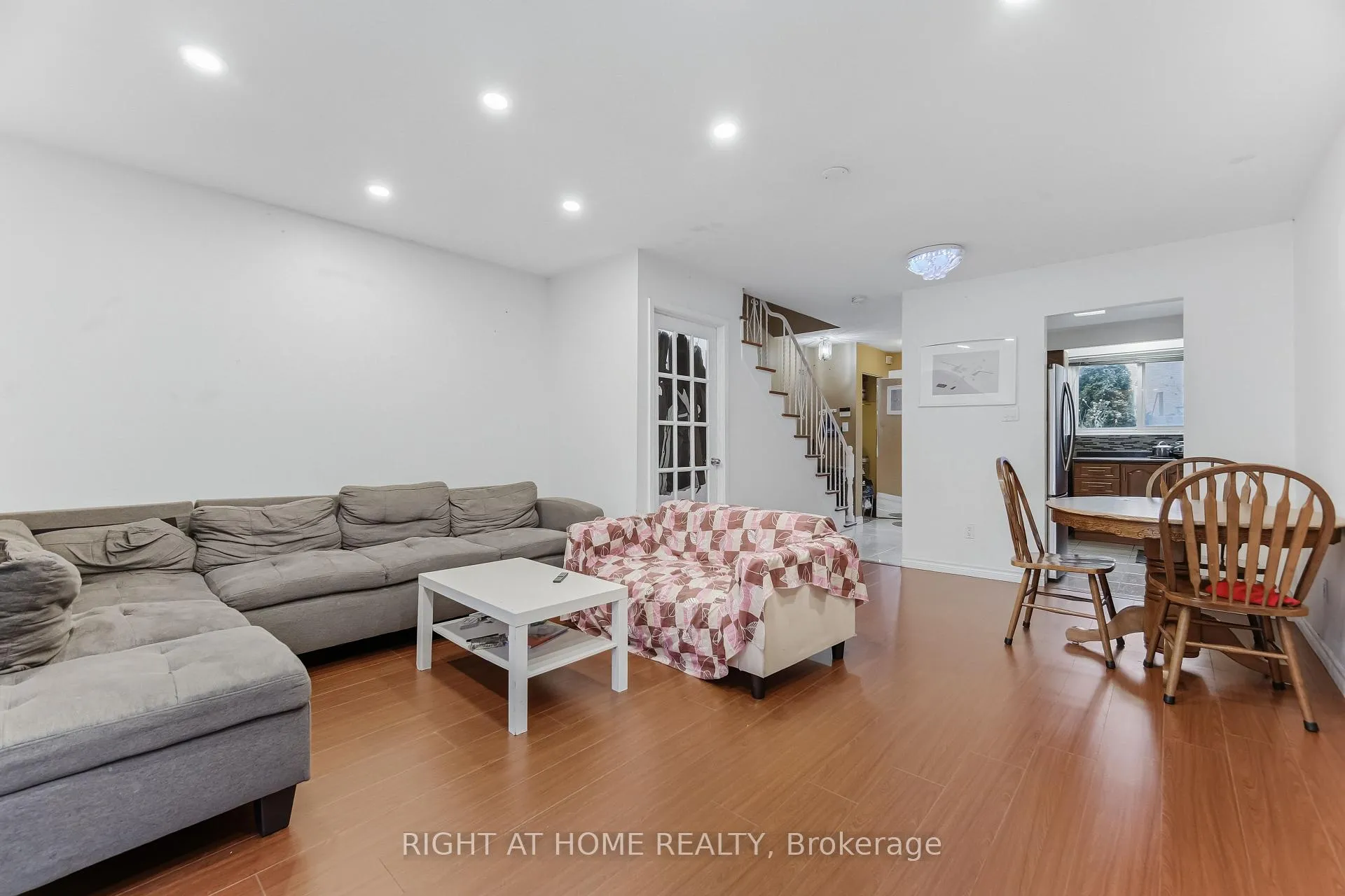 Photo 10 of Unit 4, 415 Silverstone Drive, Etobicoke, West Humber-Clairville — HOMEH