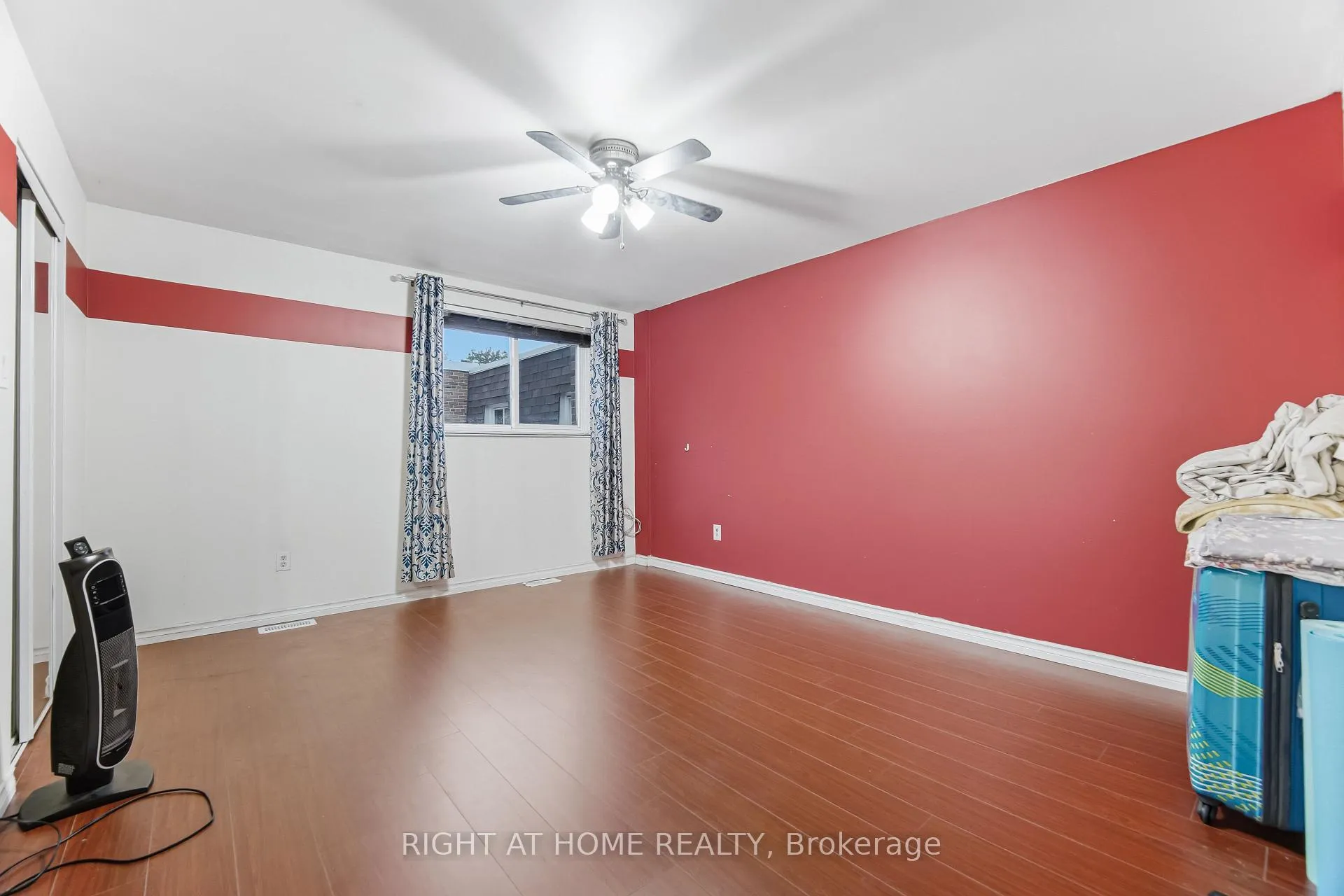 Photo 18 of Unit 4, 415 Silverstone Drive, Etobicoke, West Humber-Clairville — HOMEH