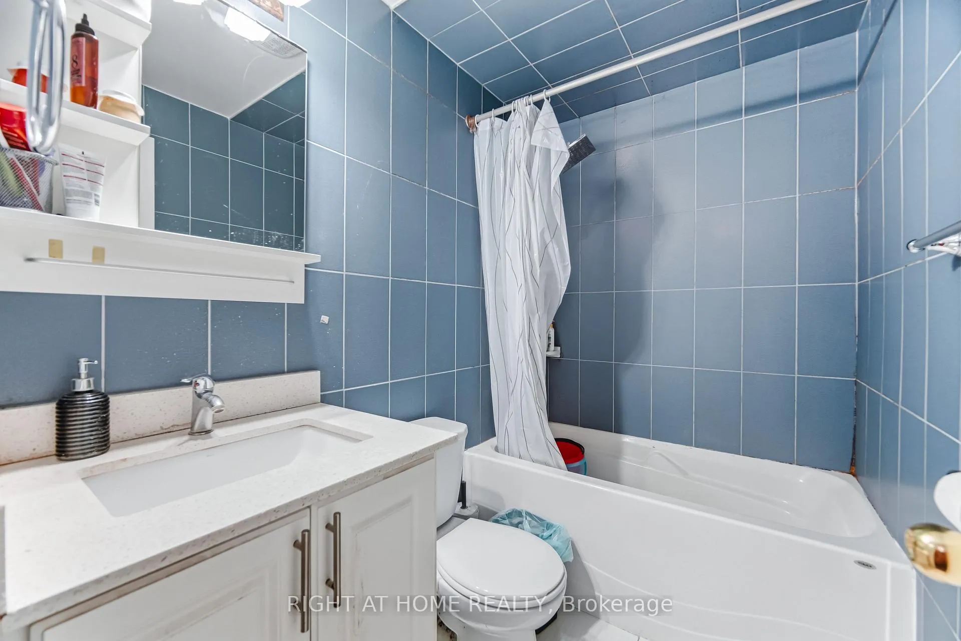 Photo 20 of Unit 4, 415 Silverstone Drive, Etobicoke, West Humber-Clairville — HOMEH