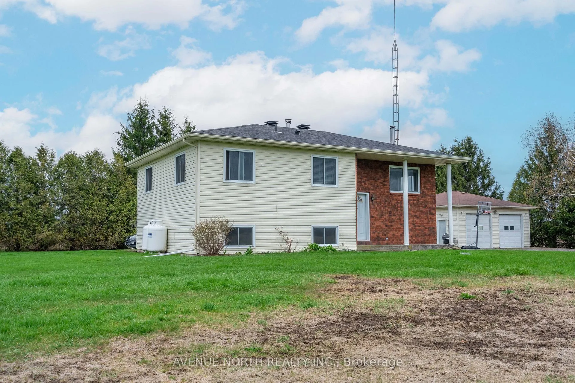 Front of 12472 Nesbitt Road