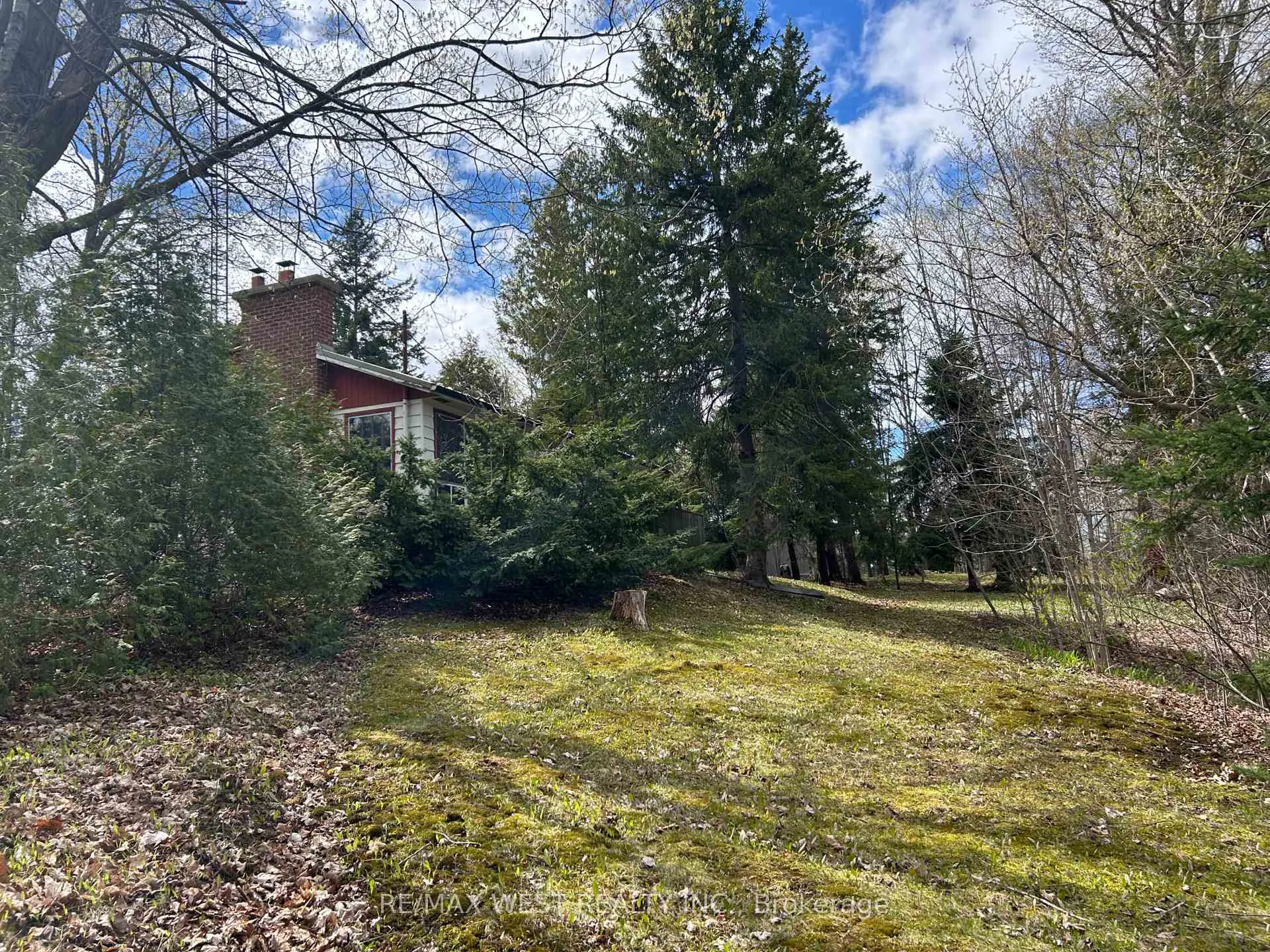 Photo 8 of 55 Elmpine Trail, King, Rural King — HOMEH