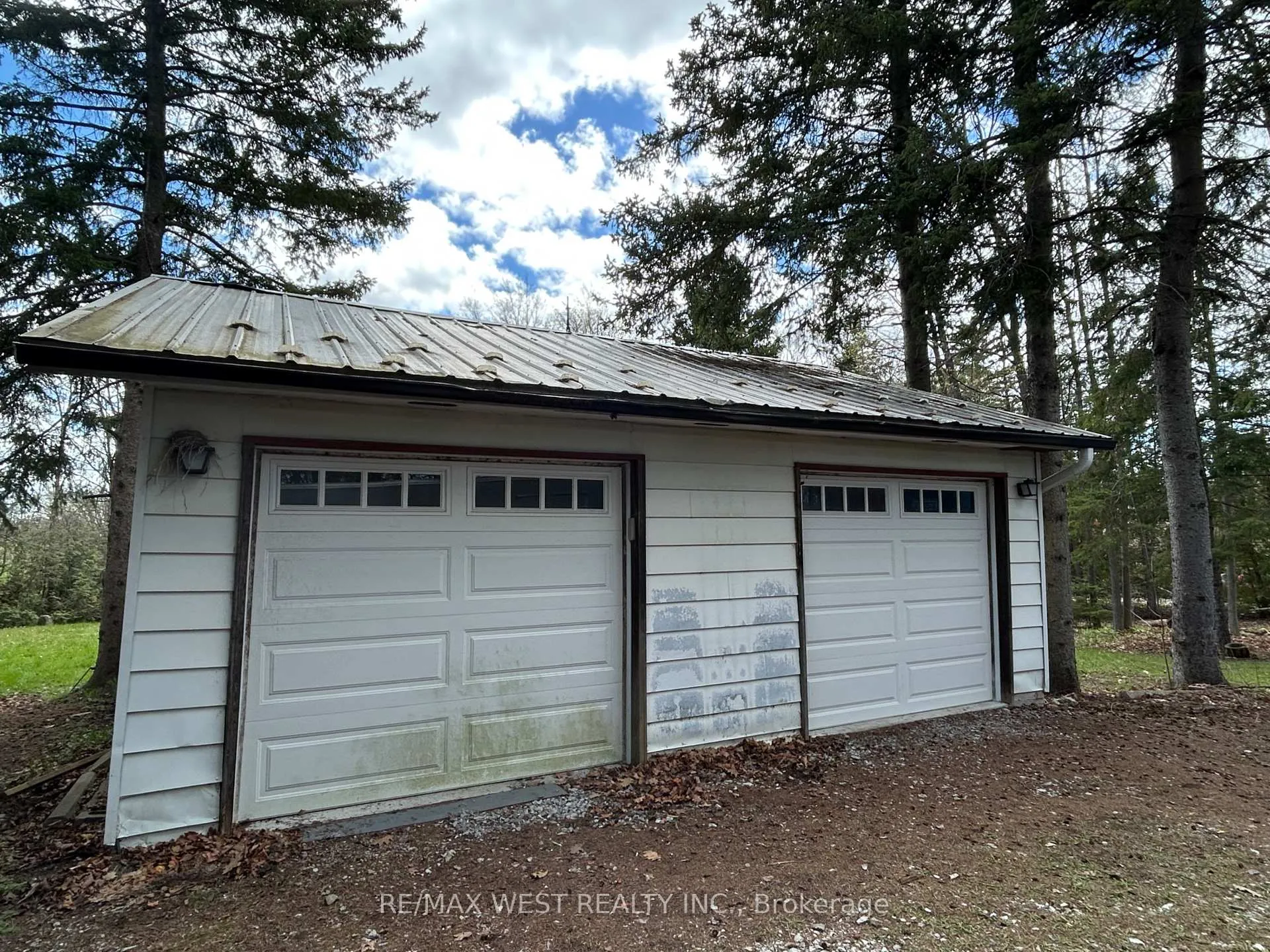Photo 19 of 55 Elmpine Trail, King, Rural King — HOMEH