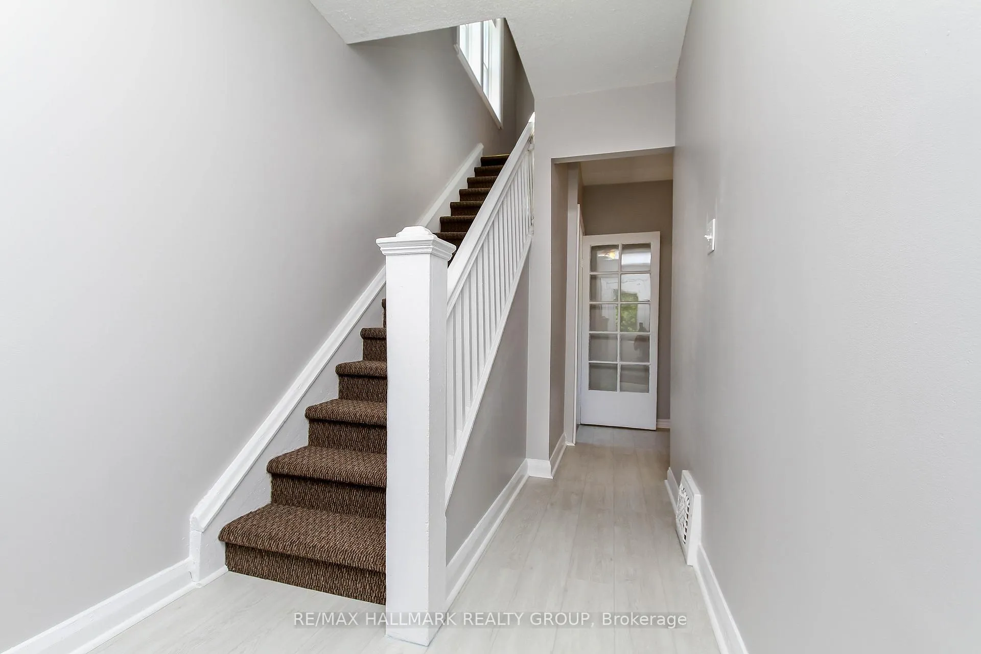 Photo 3 of 448 Pleasant Park Road, Ottawa, Alta Vista/Faircrest Heights — HOMEH