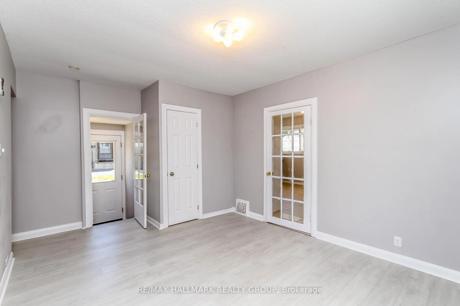 Photo 8 of 448 Pleasant Park Road, Ottawa, Alta Vista/Faircrest Heights — HOMEH