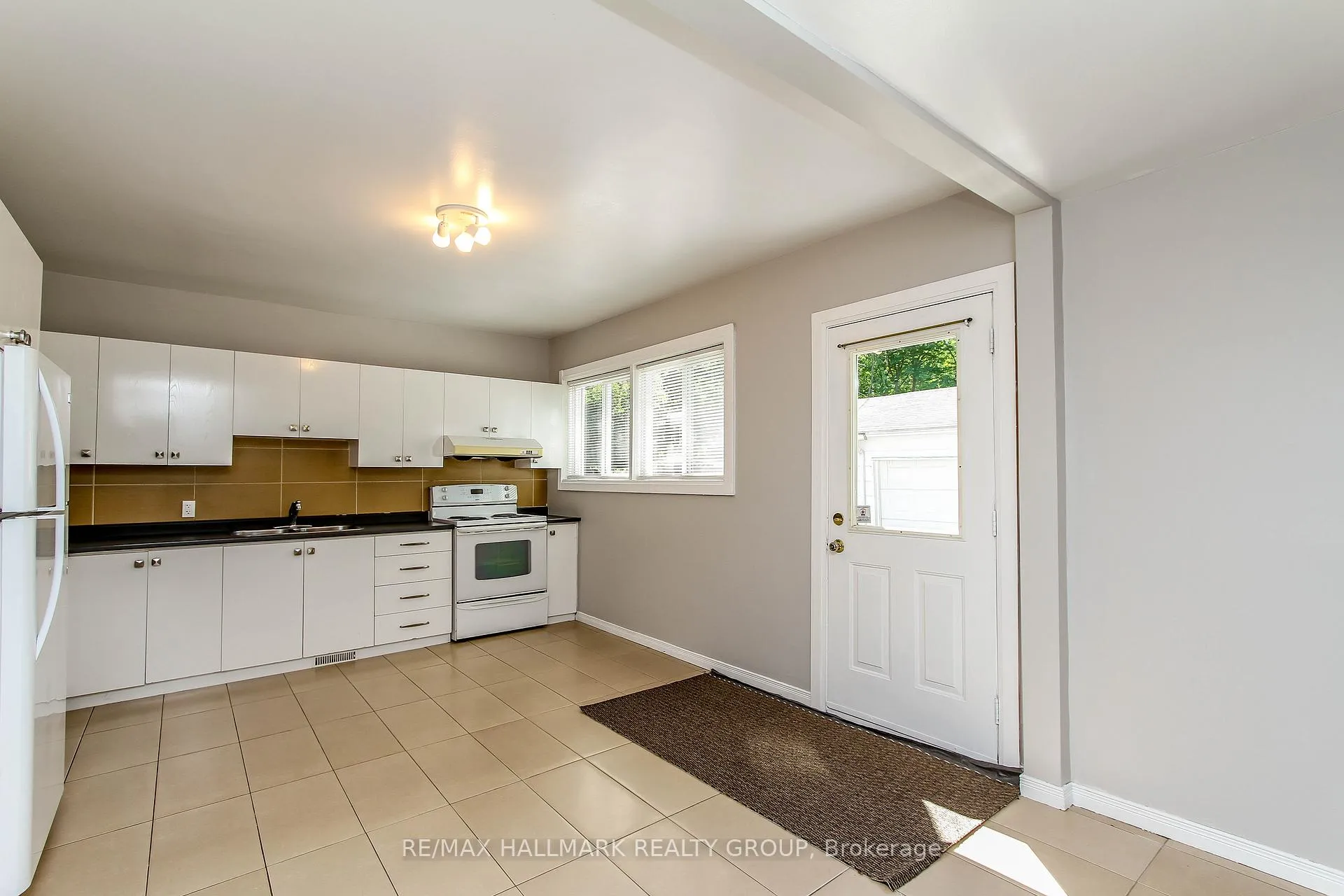 Photo 16 of 448 Pleasant Park Road, Ottawa, Alta Vista/Faircrest Heights — HOMEH