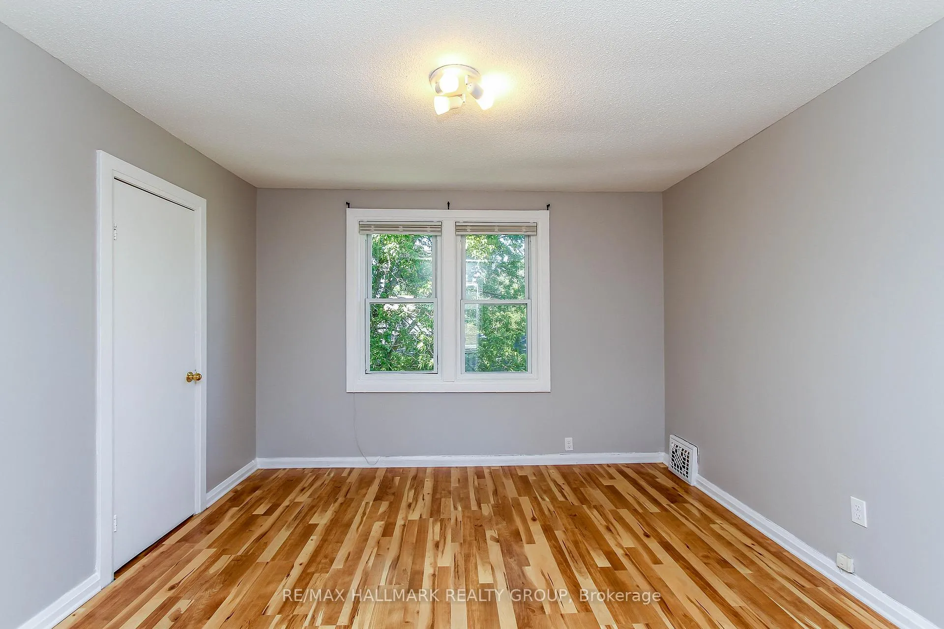Photo 19 of 448 Pleasant Park Road, Ottawa, Alta Vista/Faircrest Heights — HOMEH