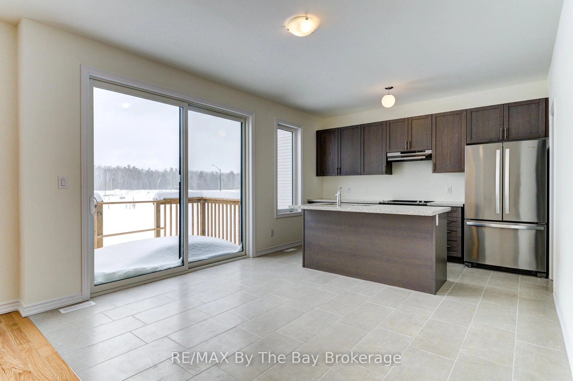 Photo 39 of 61 Rosanne Circle, Wasaga Beach — HOMEH