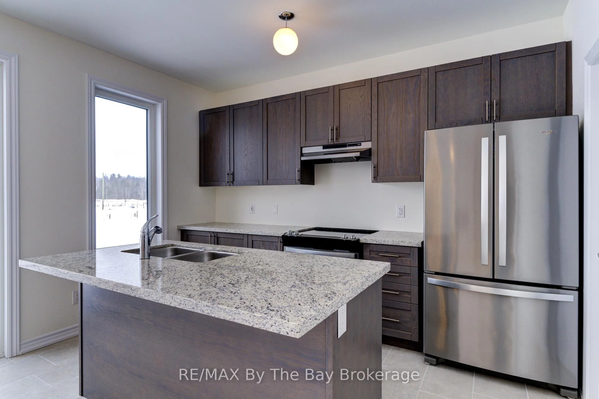 Photo 49 of 61 Rosanne Circle, Wasaga Beach — HOMEH