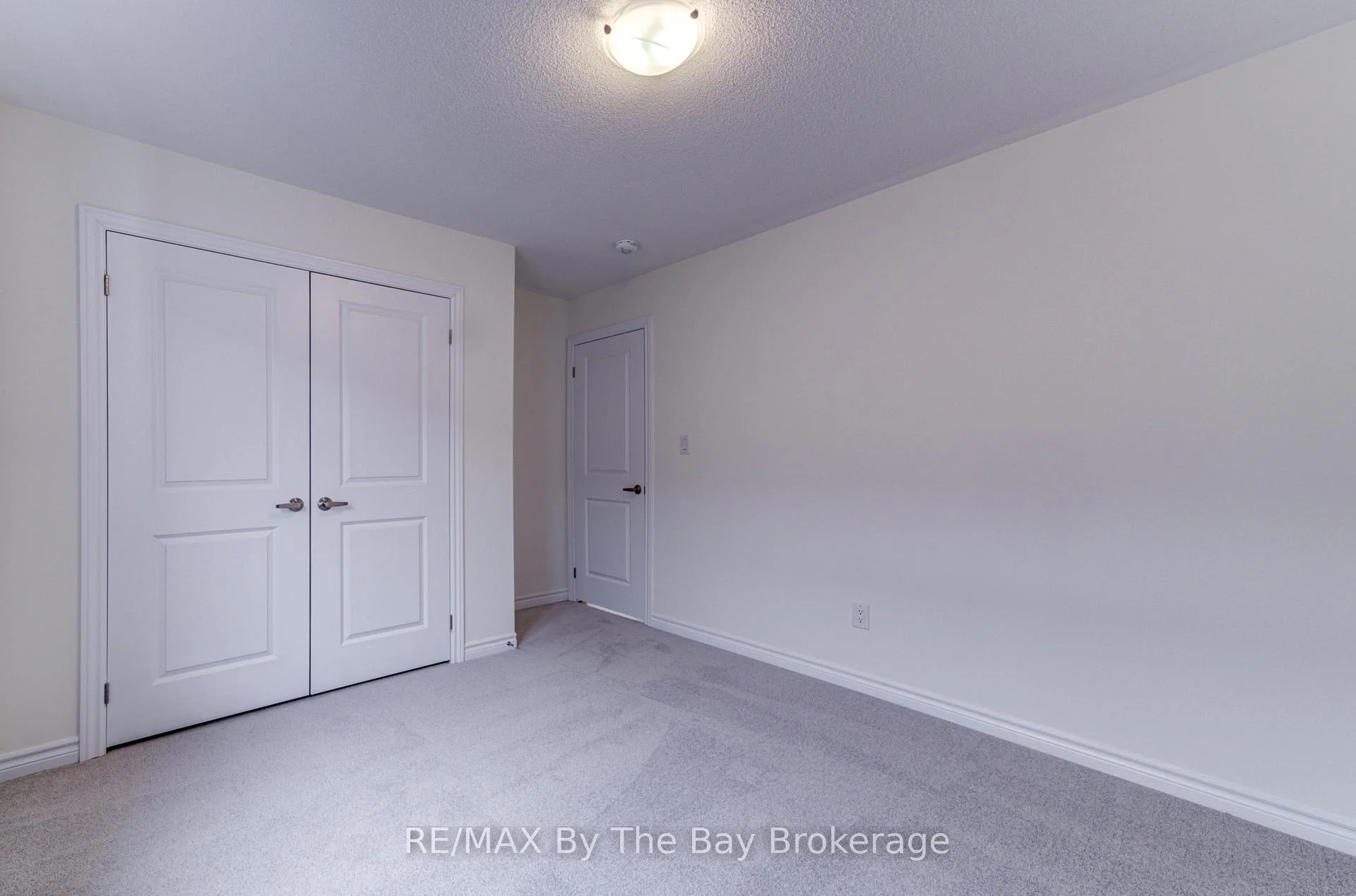 Photo 53 of 61 Rosanne Circle, Wasaga Beach — HOMEH