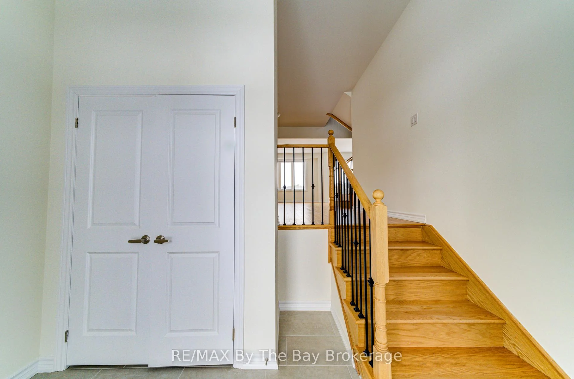 Photo 62 of 61 Rosanne Circle, Wasaga Beach — HOMEH