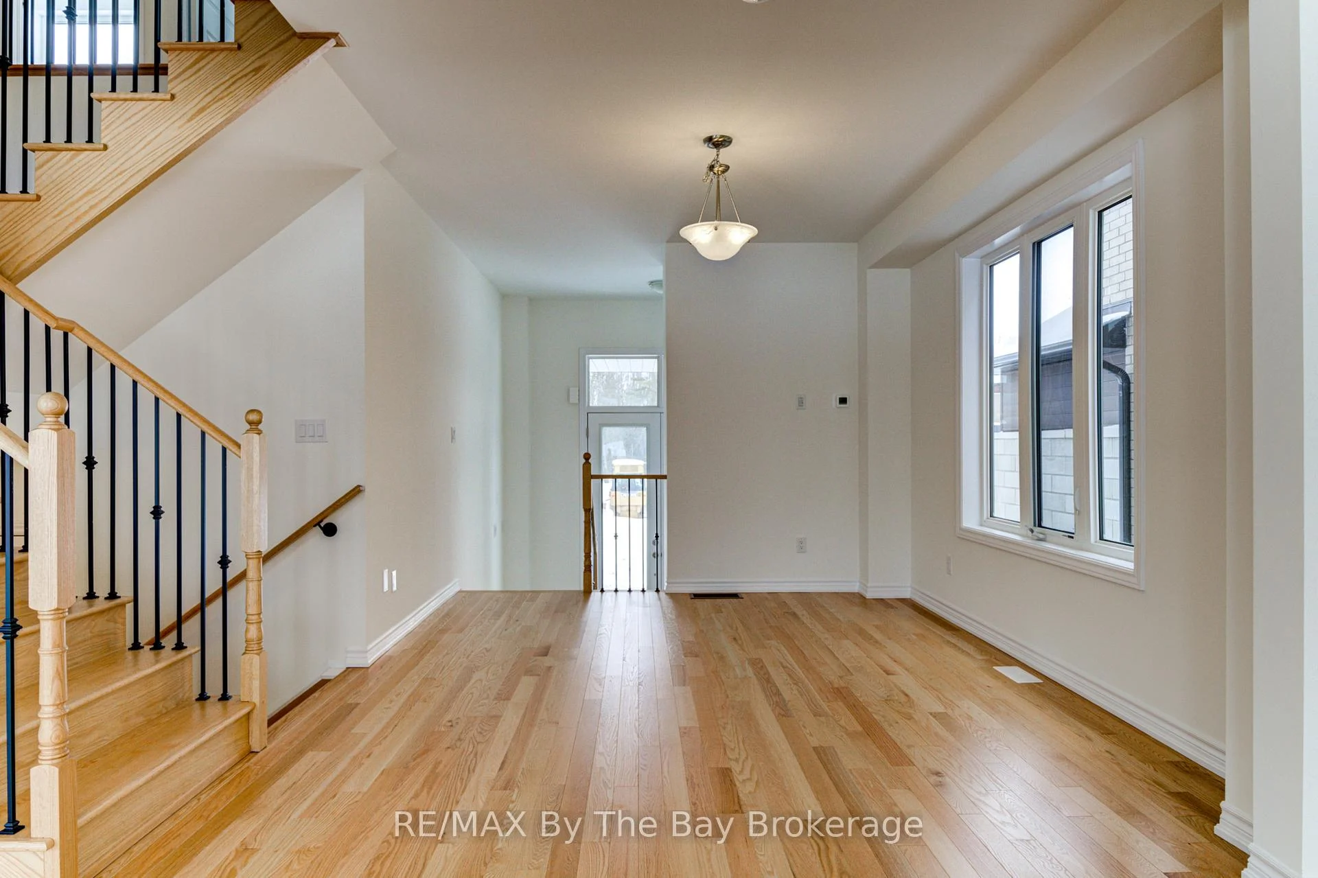 Photo 65 of 61 Rosanne Circle, Wasaga Beach — HOMEH
